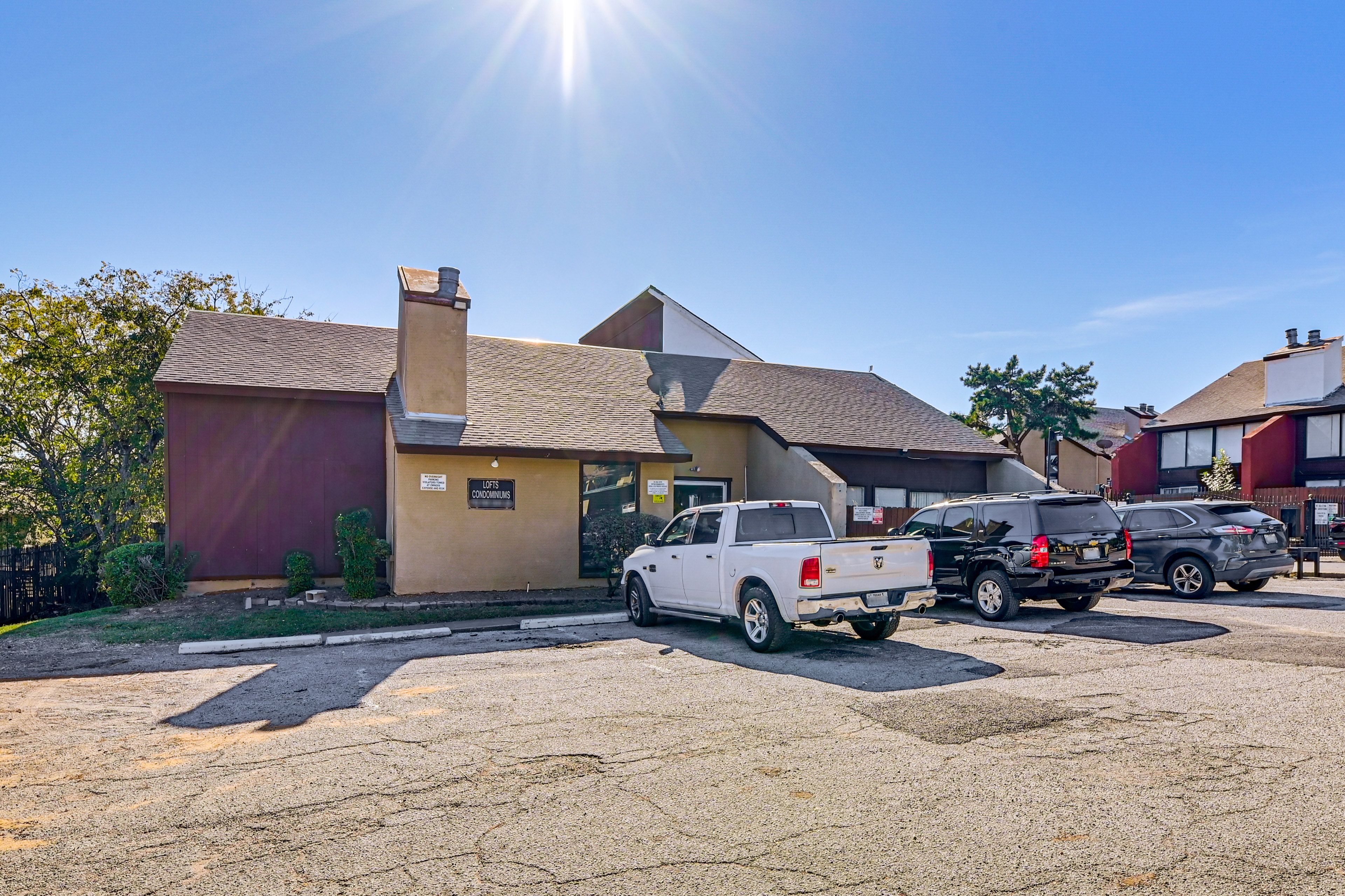 Parking | Community Lot | (1 Vehicle, Visitor Space Only)