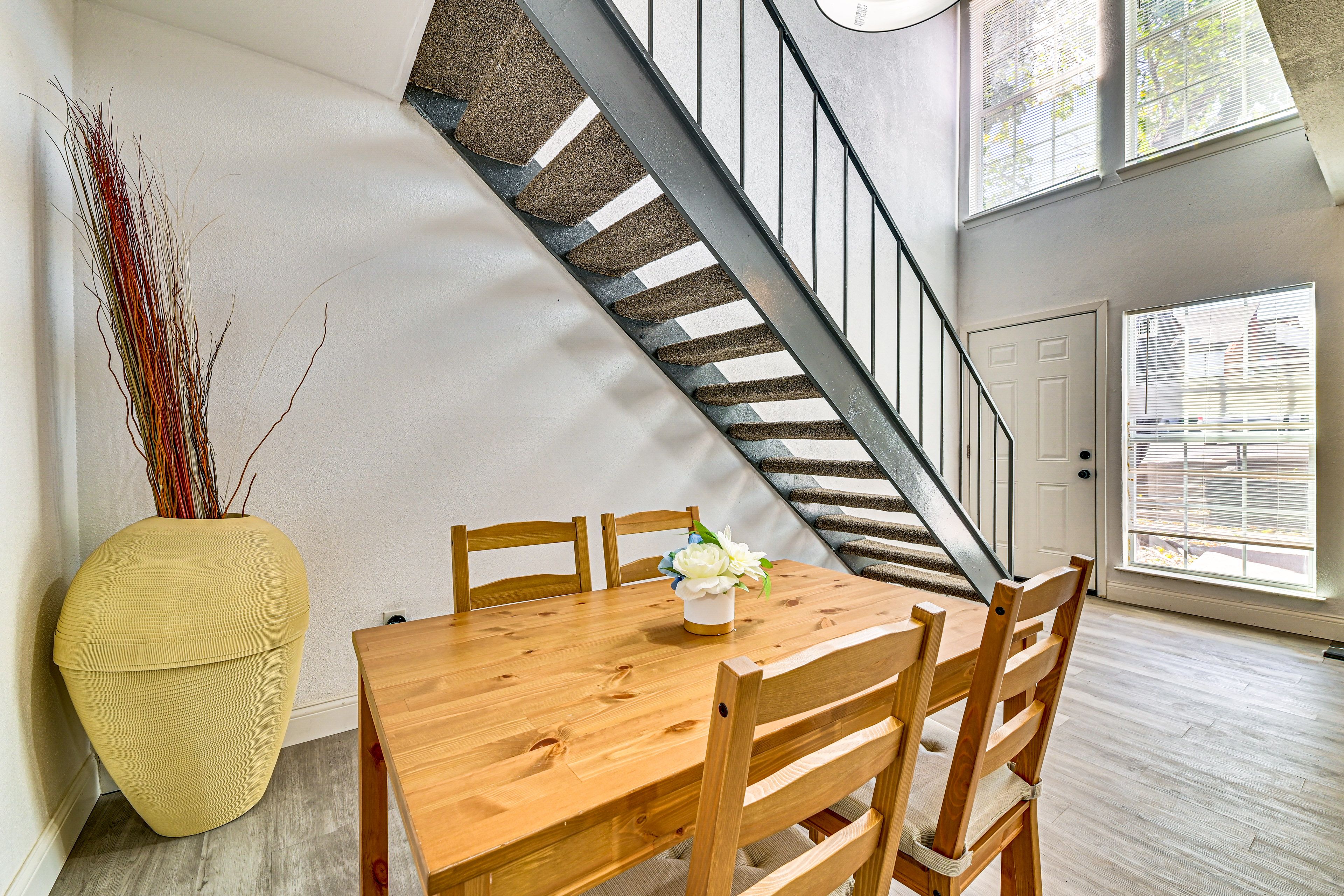 Dining Area | Dishware & Flatware Provided | 1st Floor