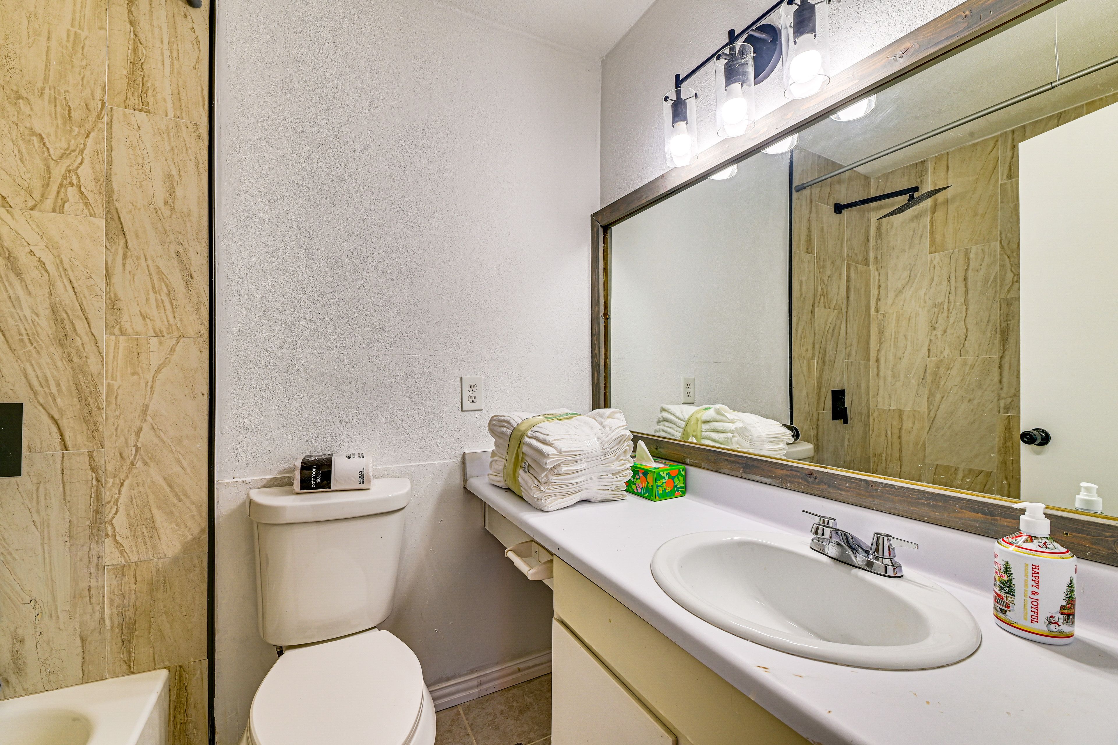 Full Bath | Complimentary Toiletries | Towels Provided | 2nd Floor