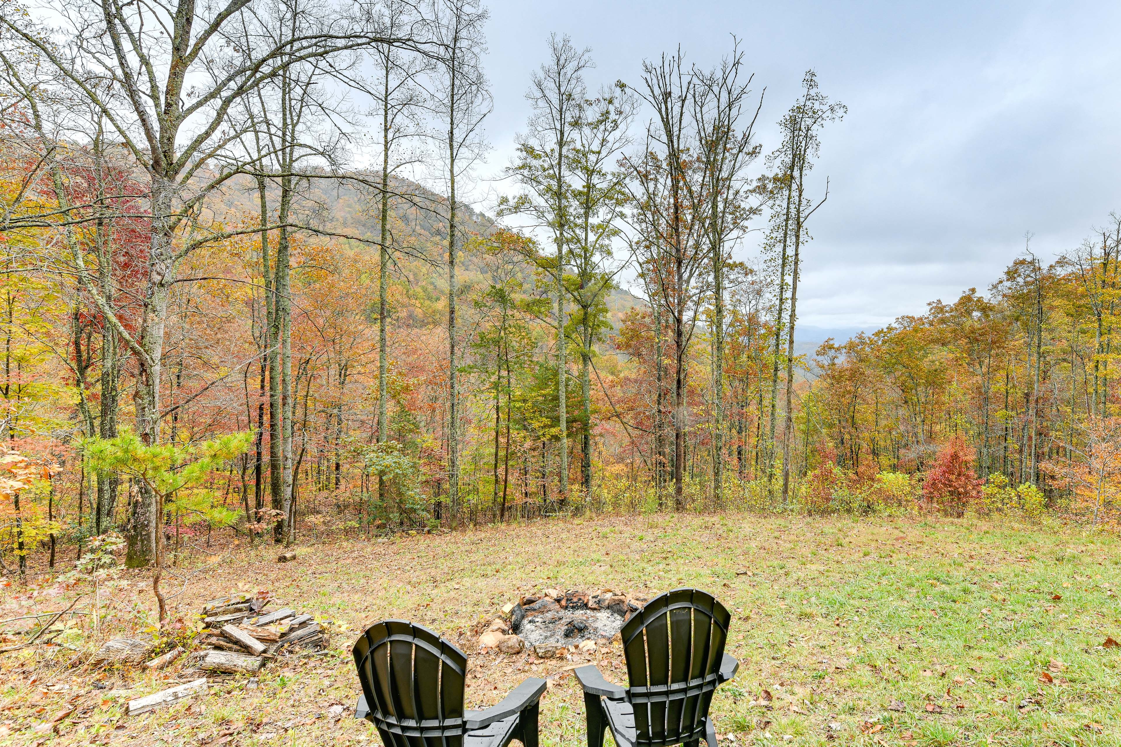 Yard | Wood-Burning Fire Pit (Bring Your Own Wood)