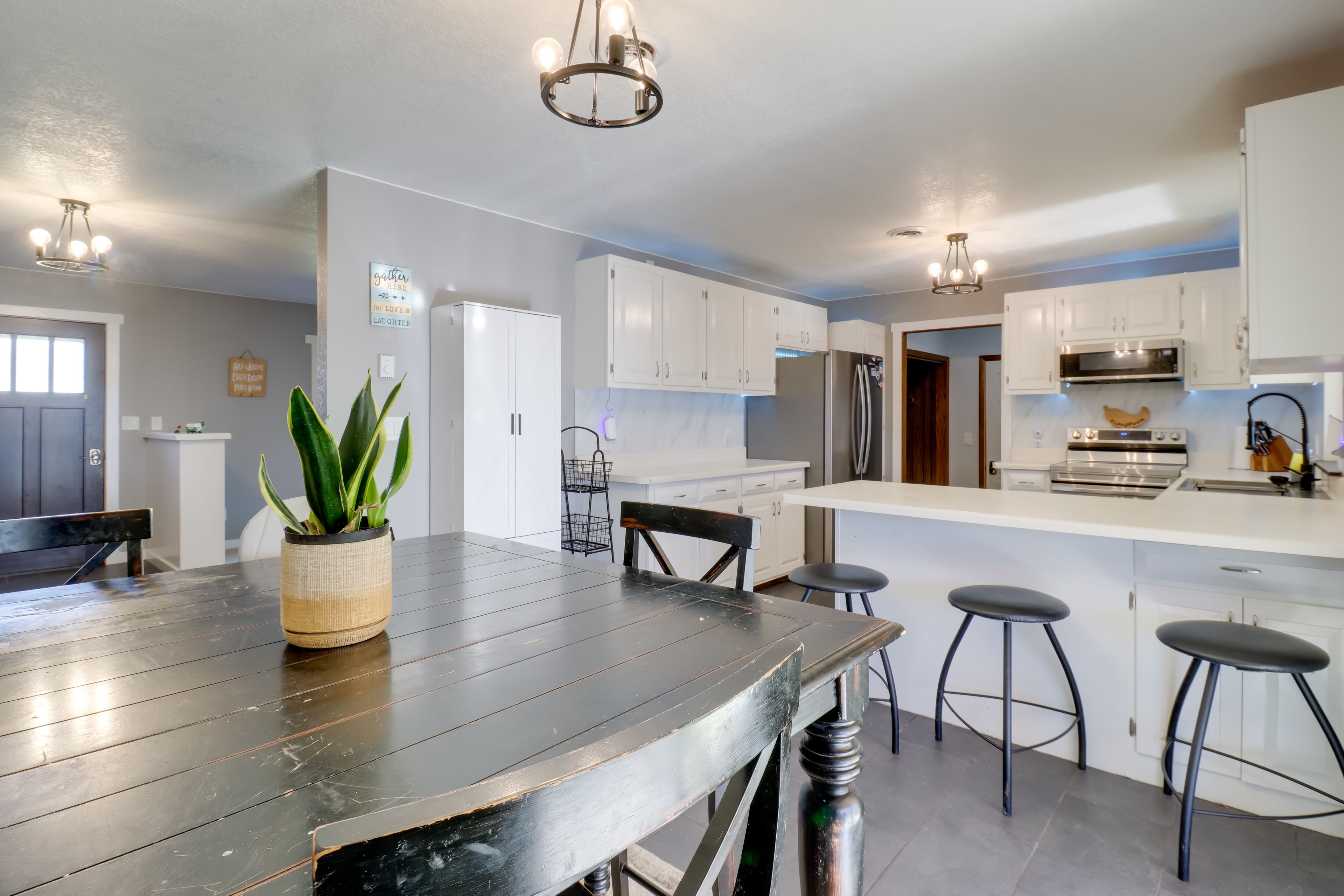 Dining Area | Main Level