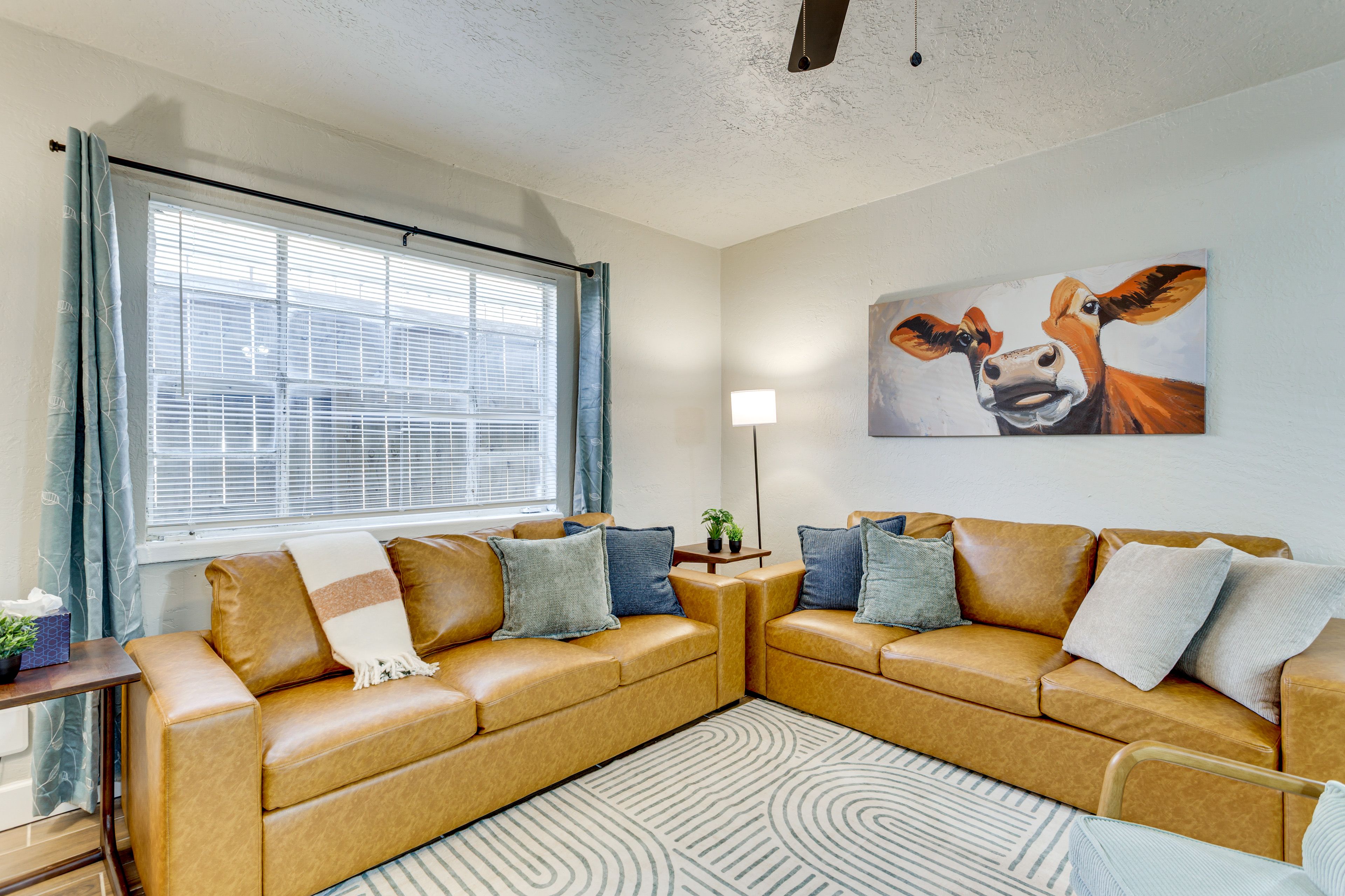 Living Room | Smart TV