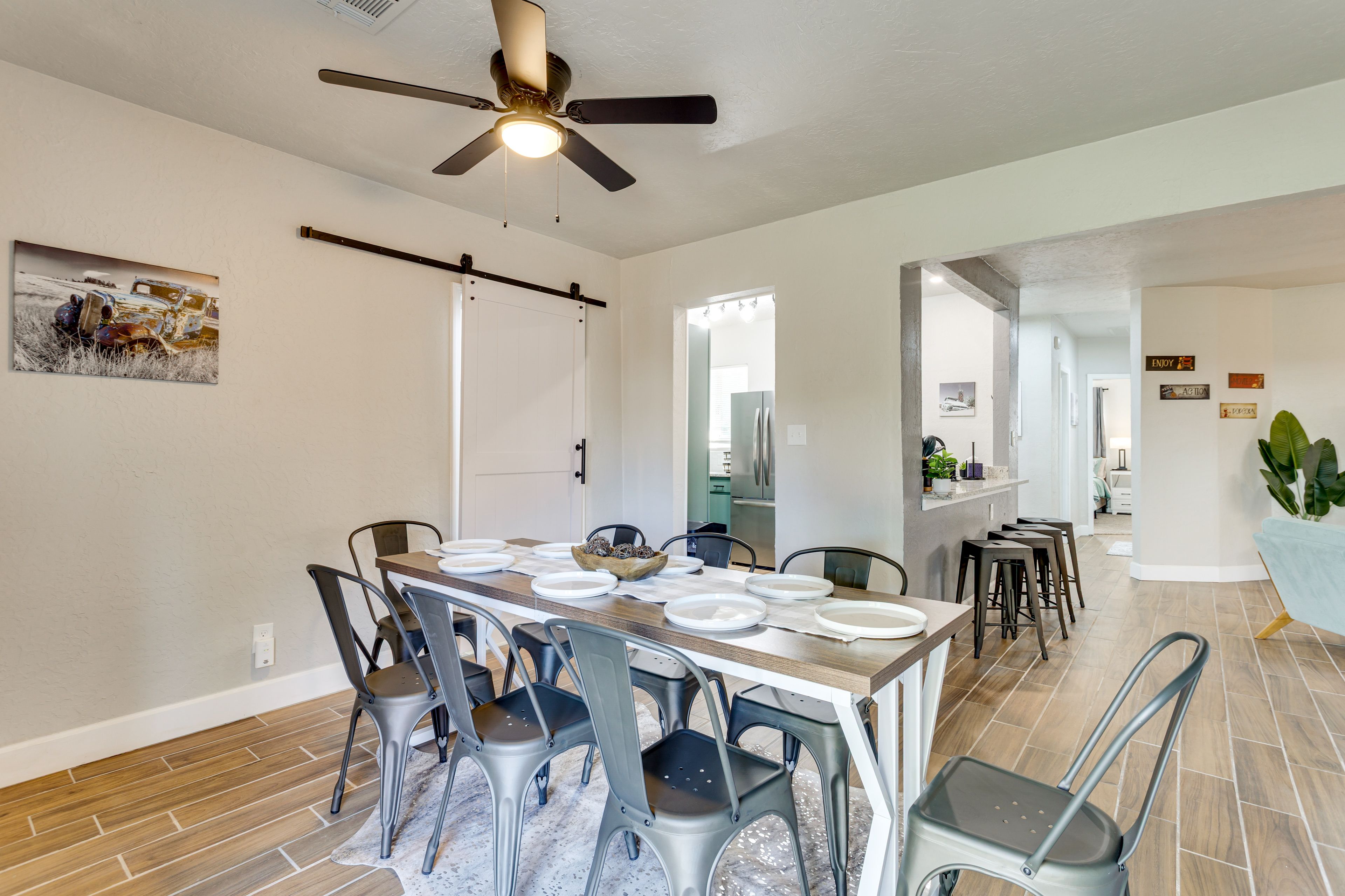 Dining Area | Dishware/Flatware