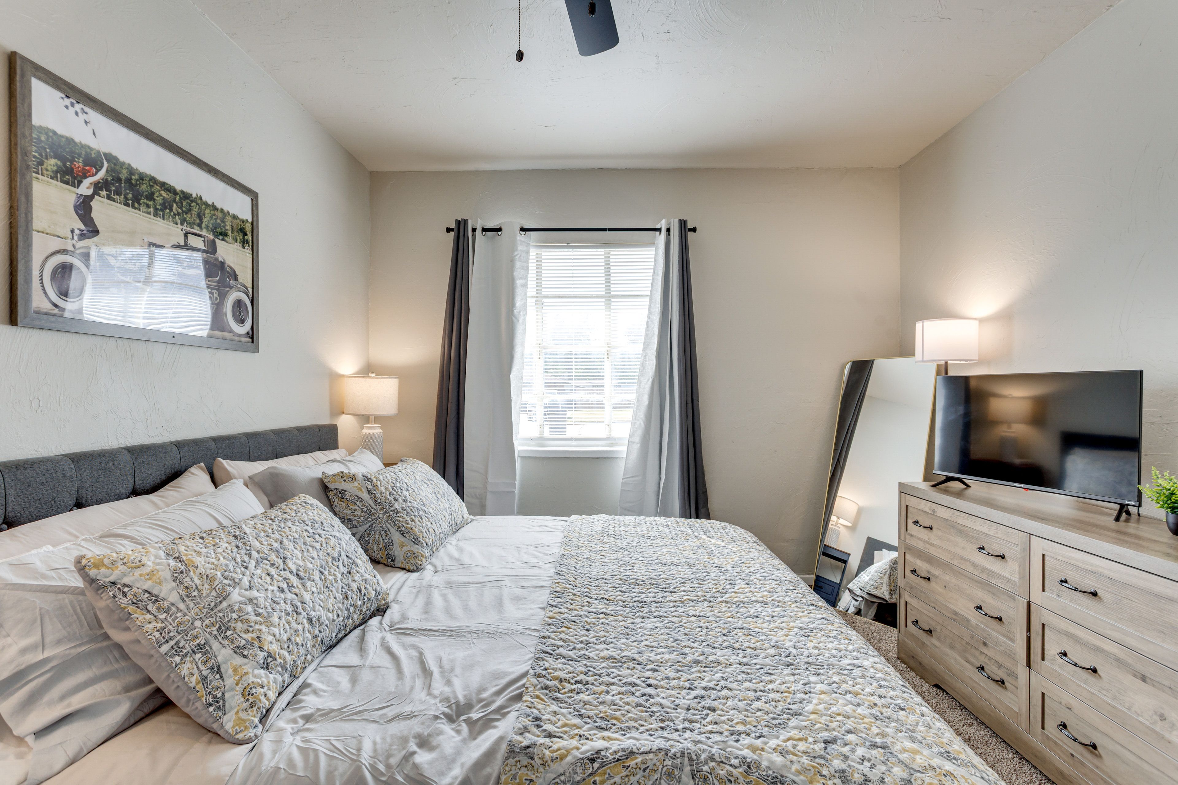 Bedroom 2 | King Bed