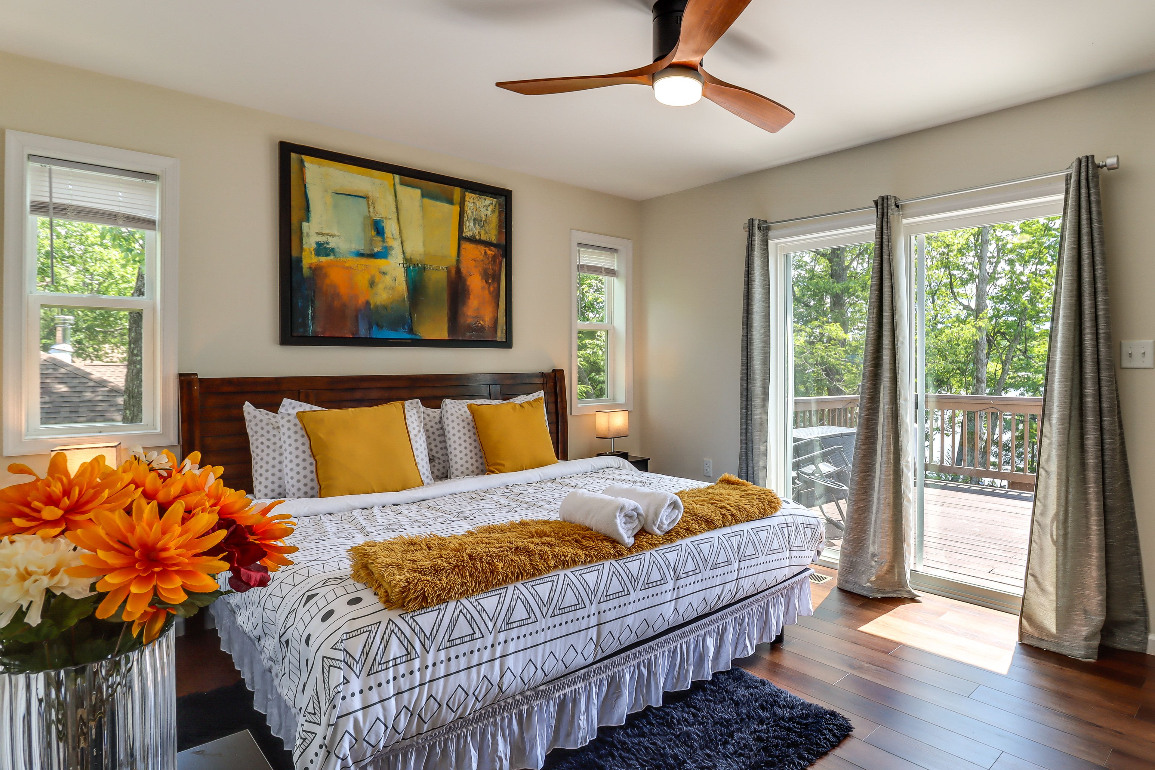 Bedroom 1 | King Bed | Main Level