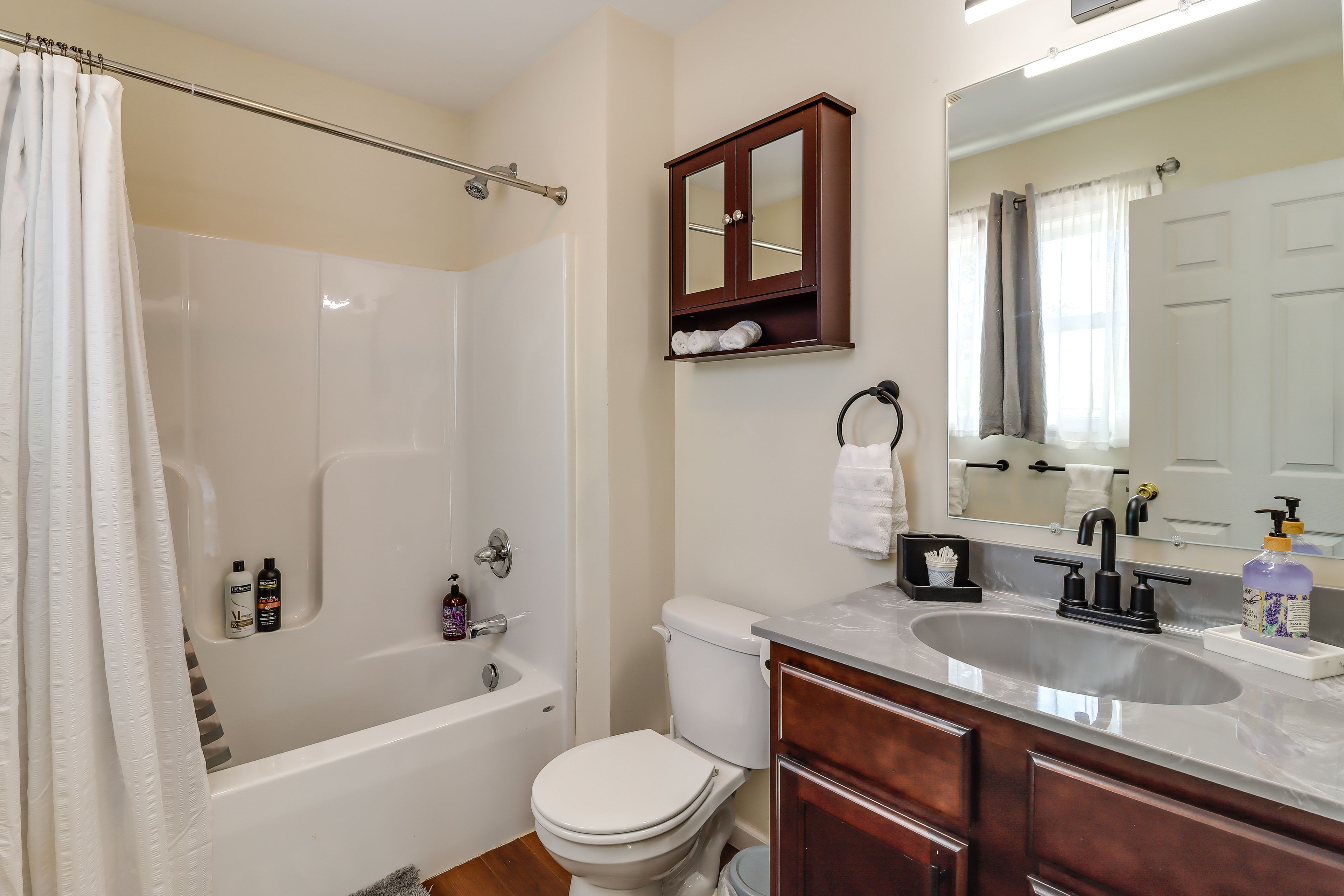 Bathroom | Main Level