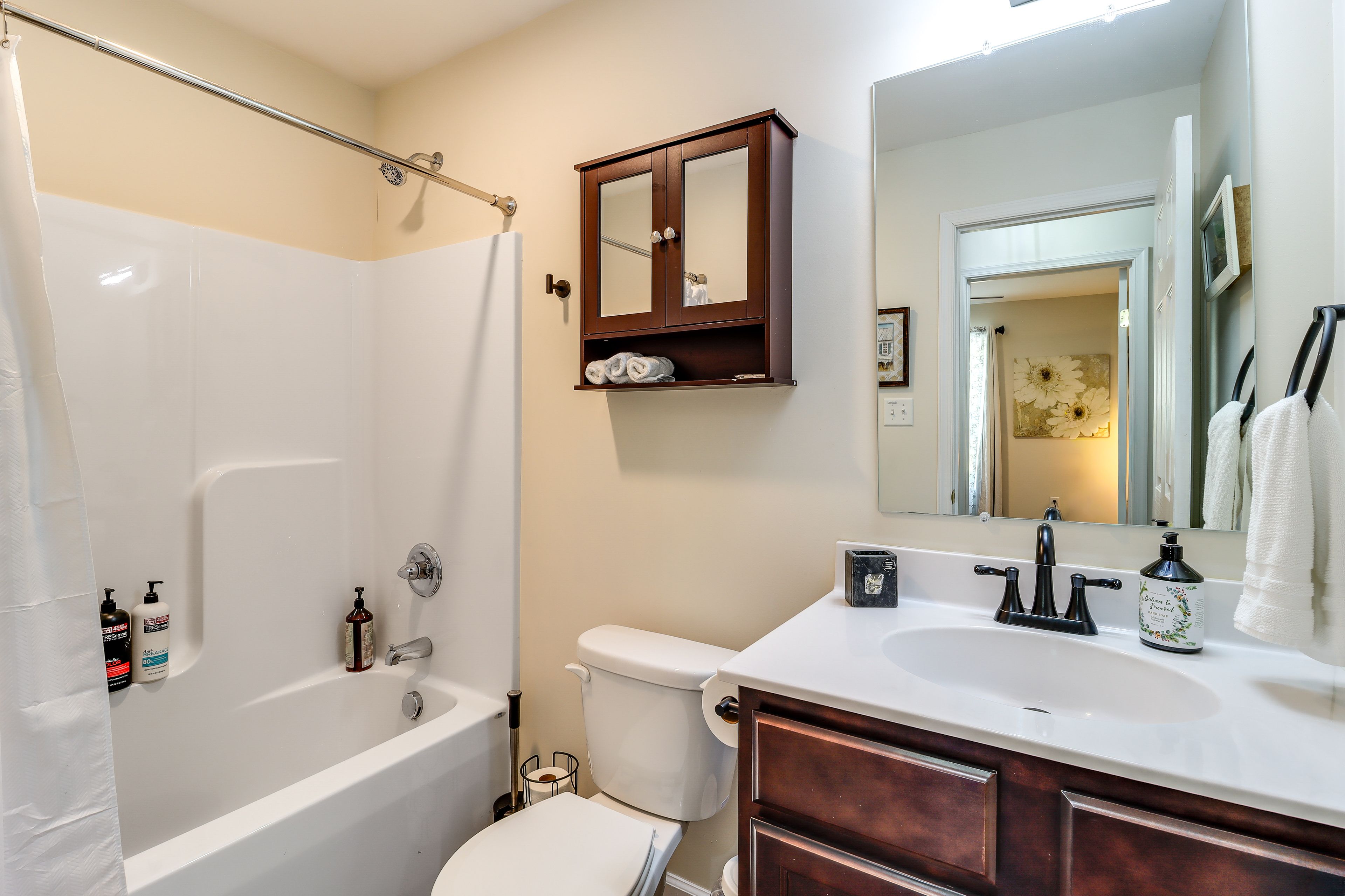 Bathroom | Main Level