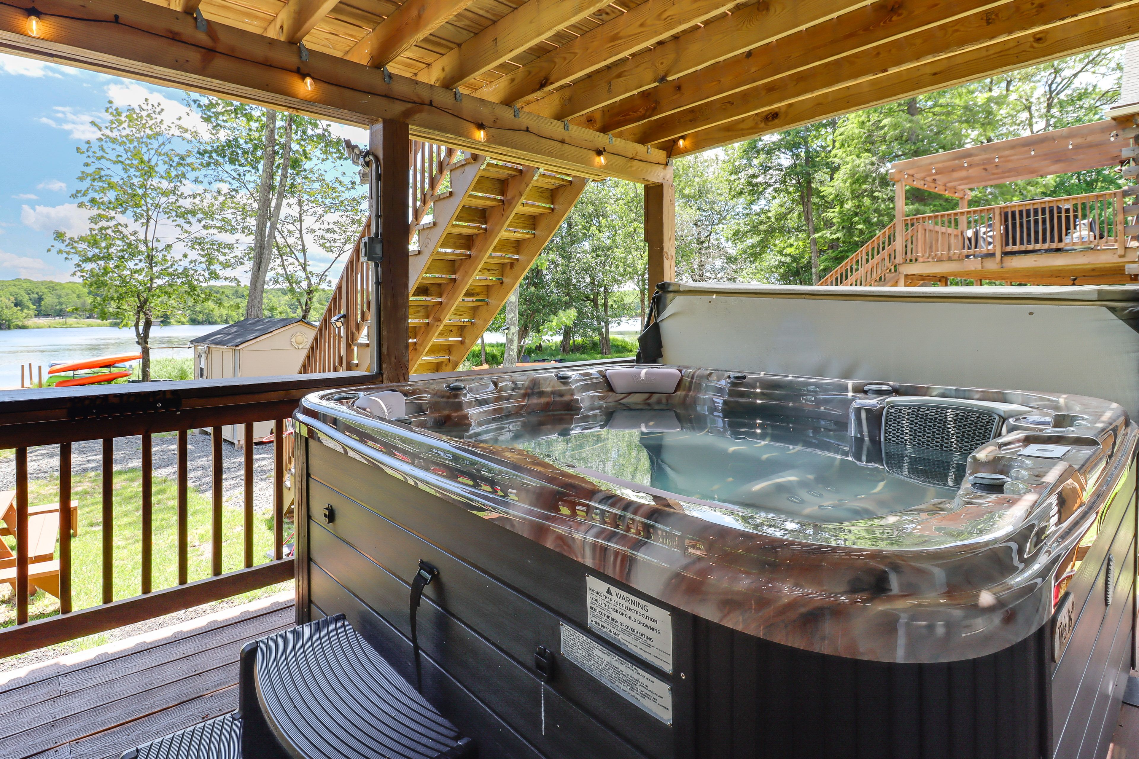 Hot Tub on Lower Deck