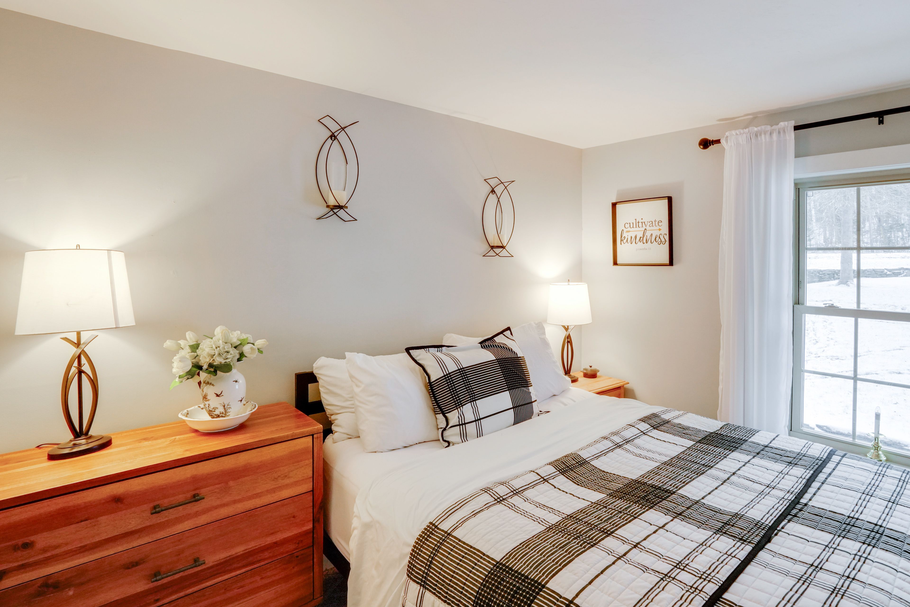 Bedroom 2 | Main Level | Queen Bed