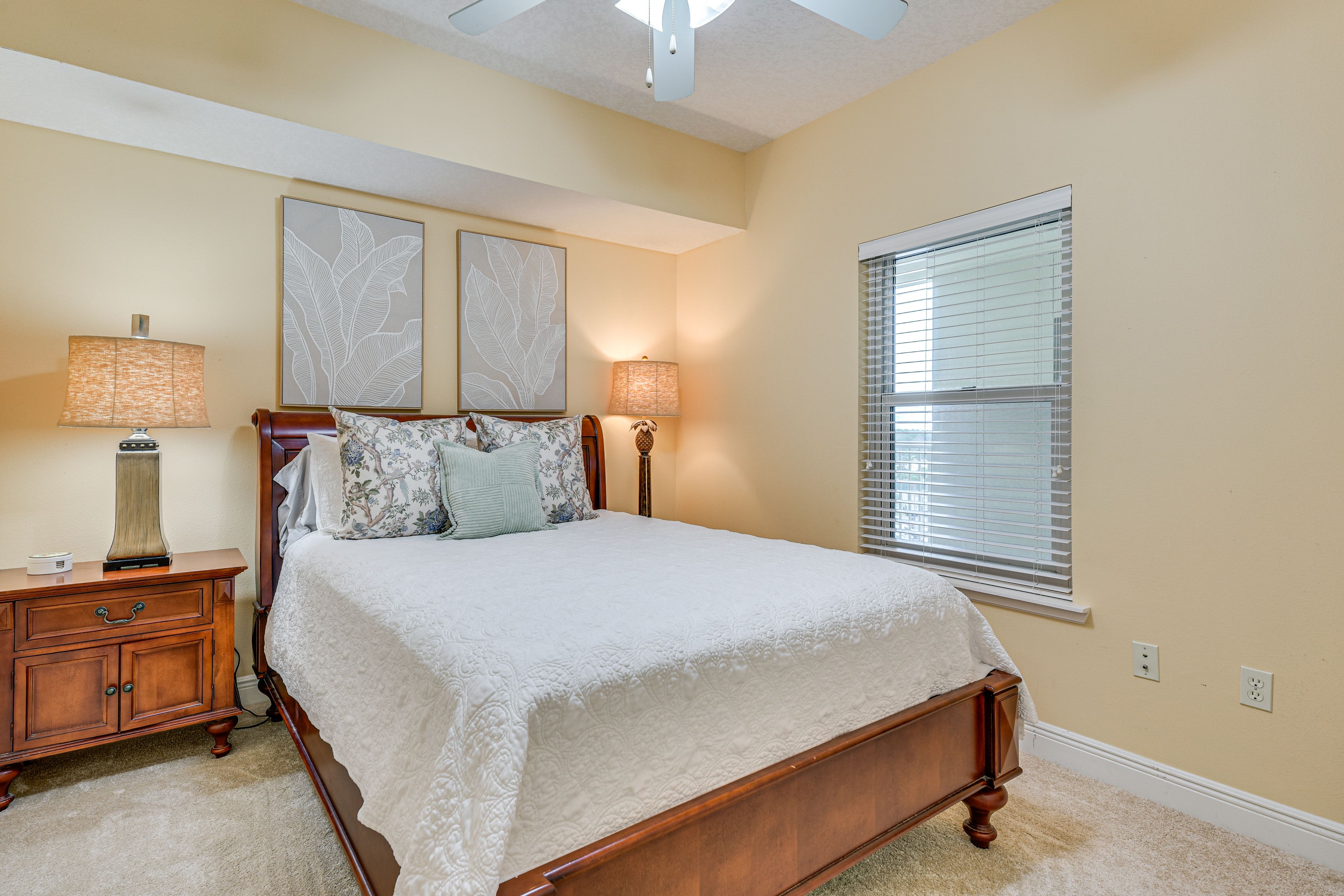 Bedroom 2 | Queen Bed