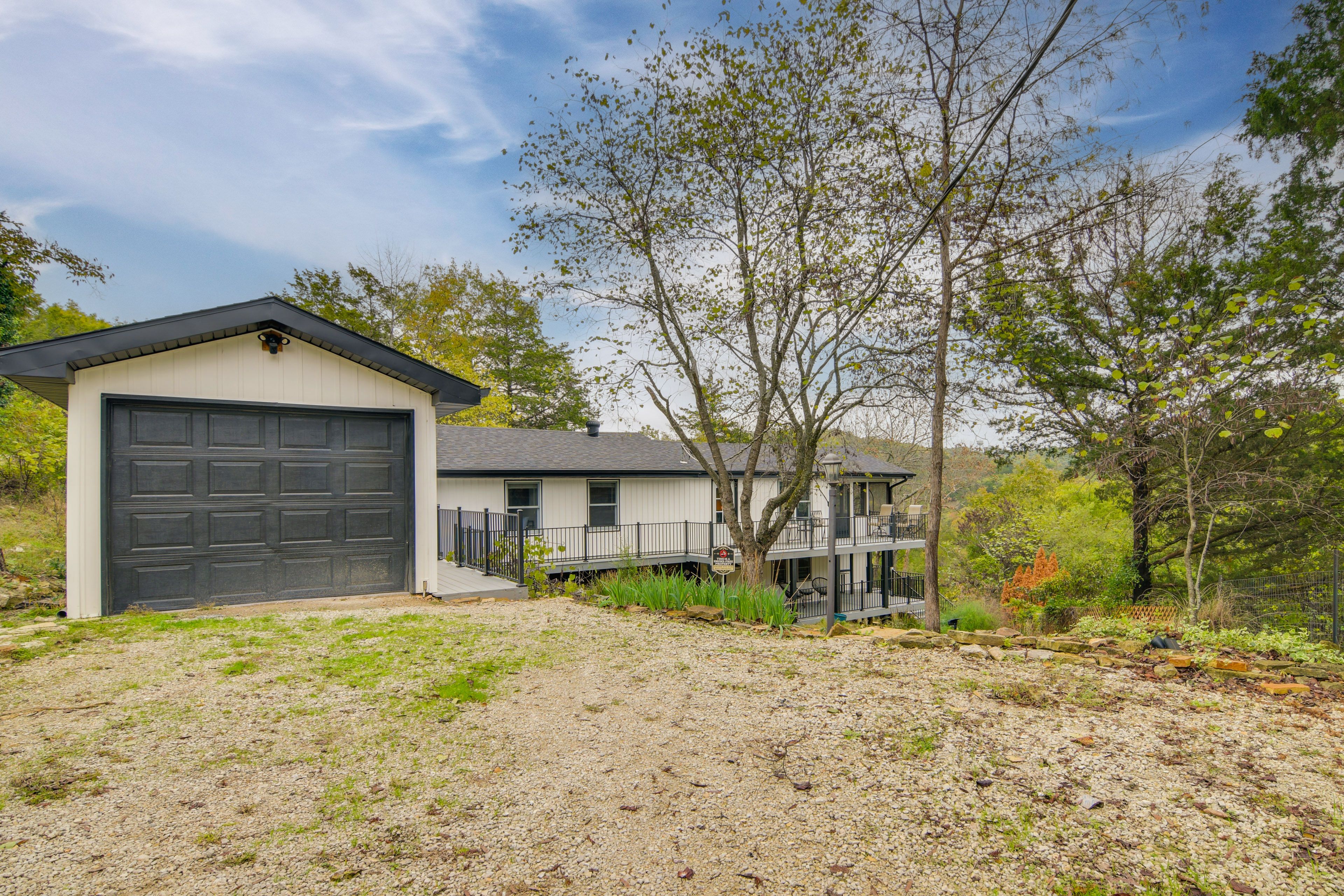 Exterior | Parking | Driveway (4 Vehicles)