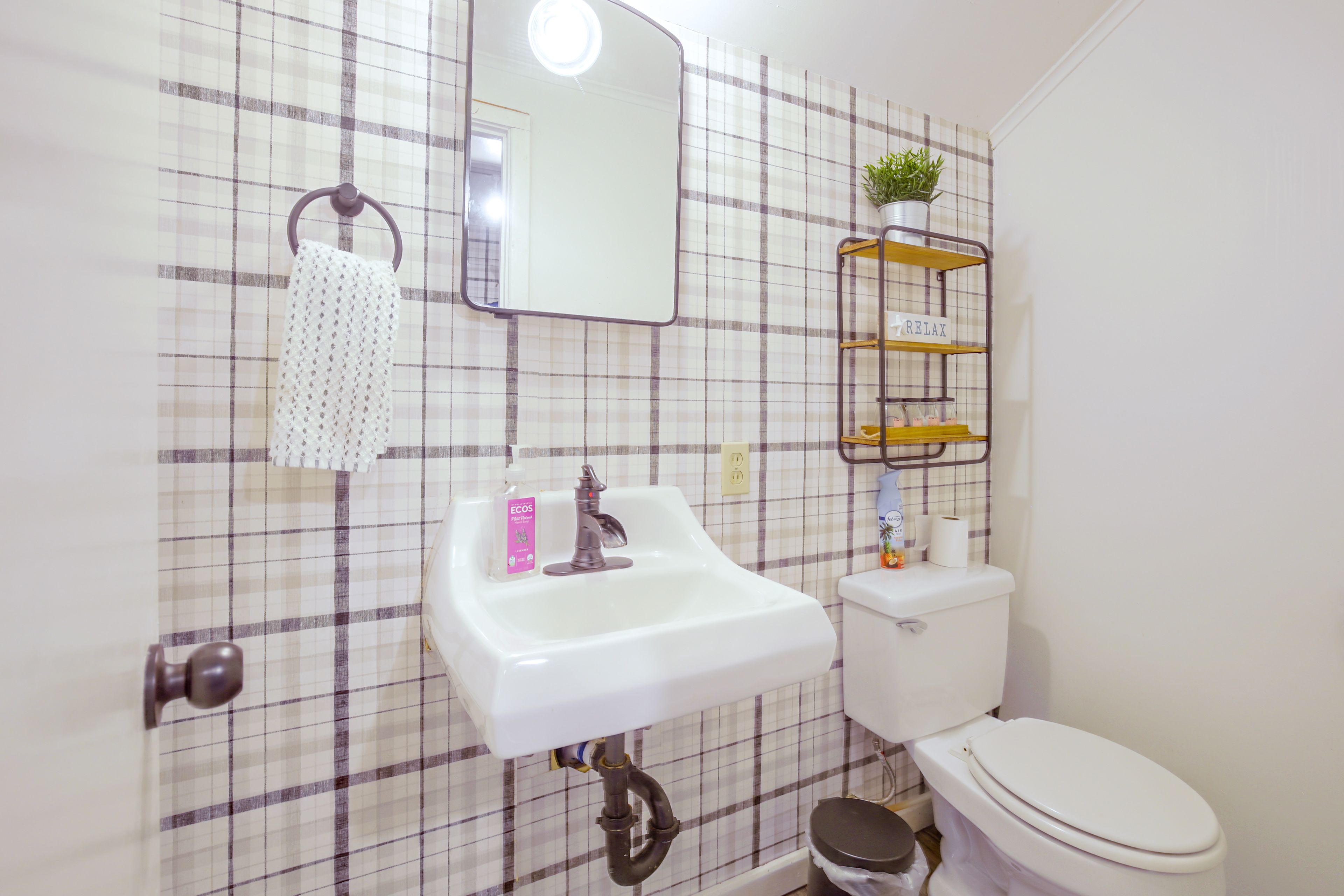 Half Bath | 2nd Floor