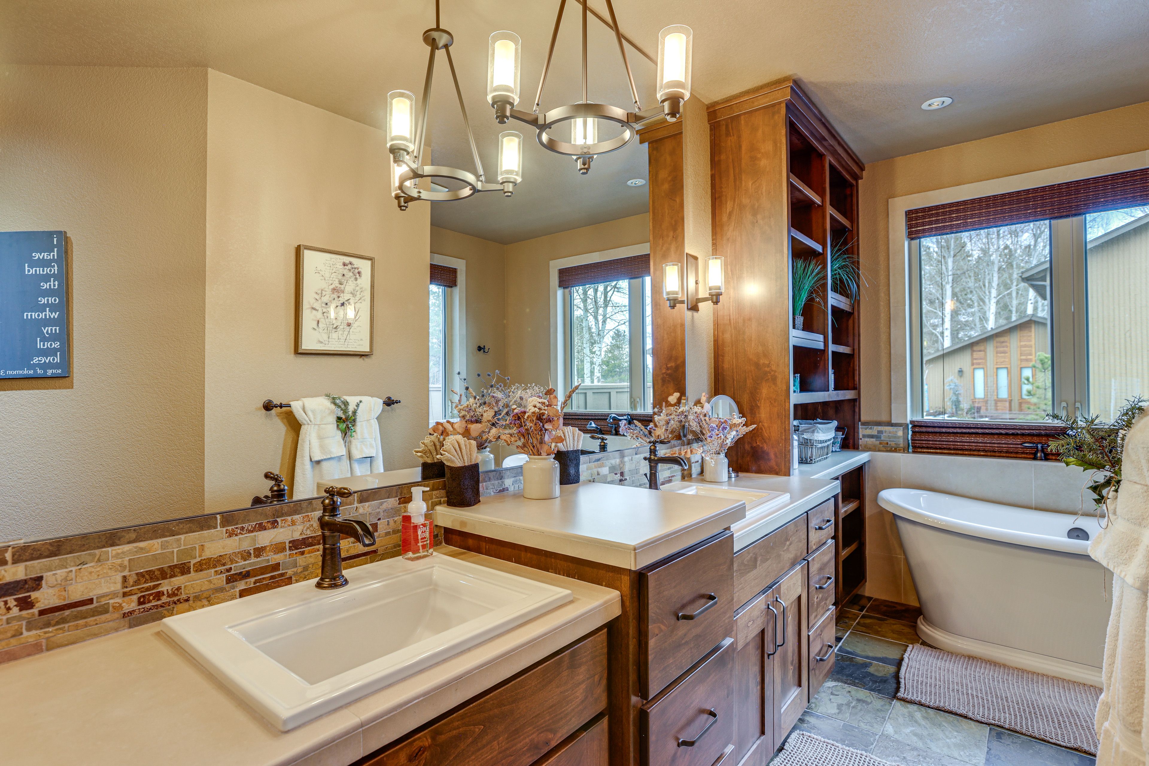 Full Bathroom | 1st Floor