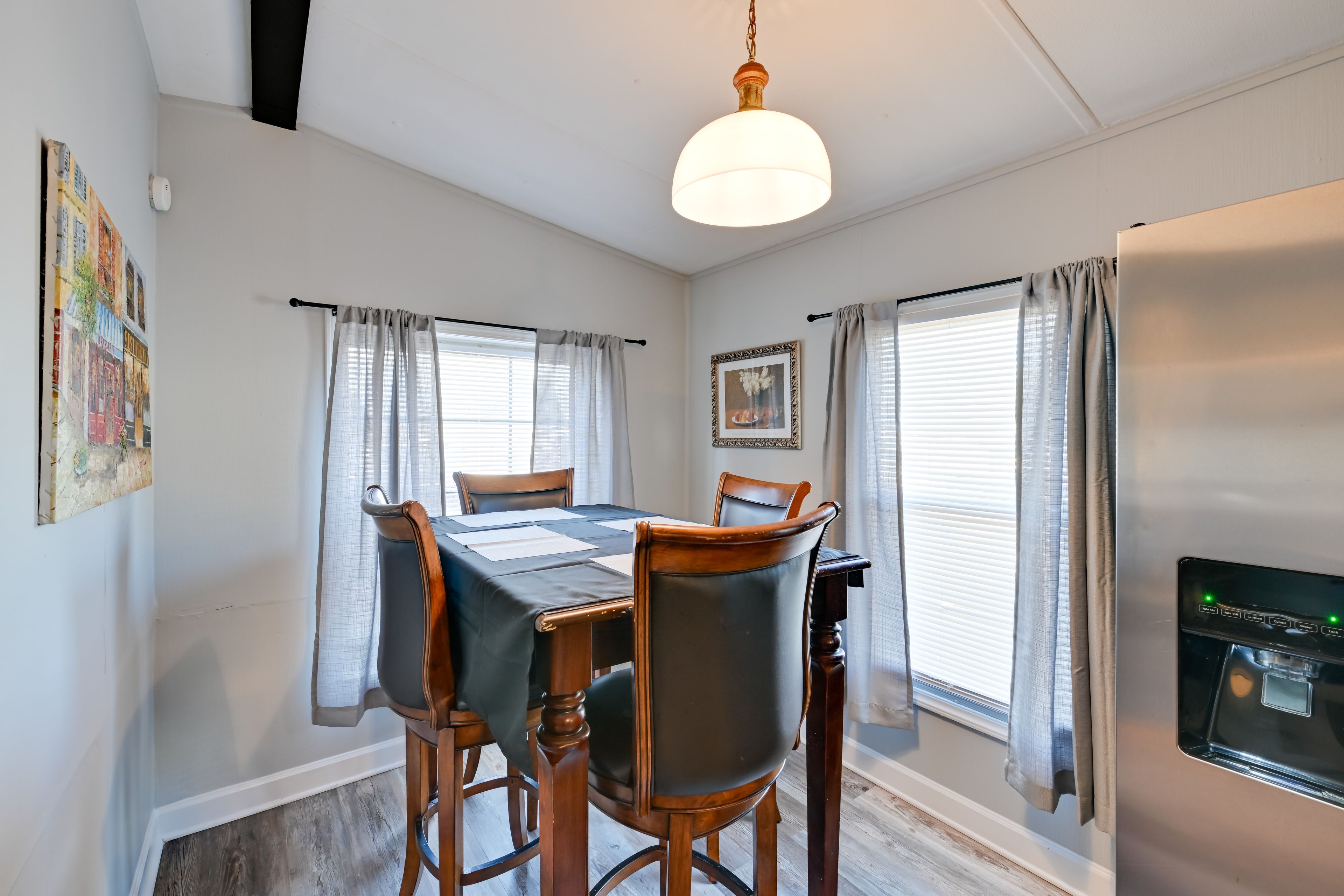 Dining Table | Dishware & Flatware