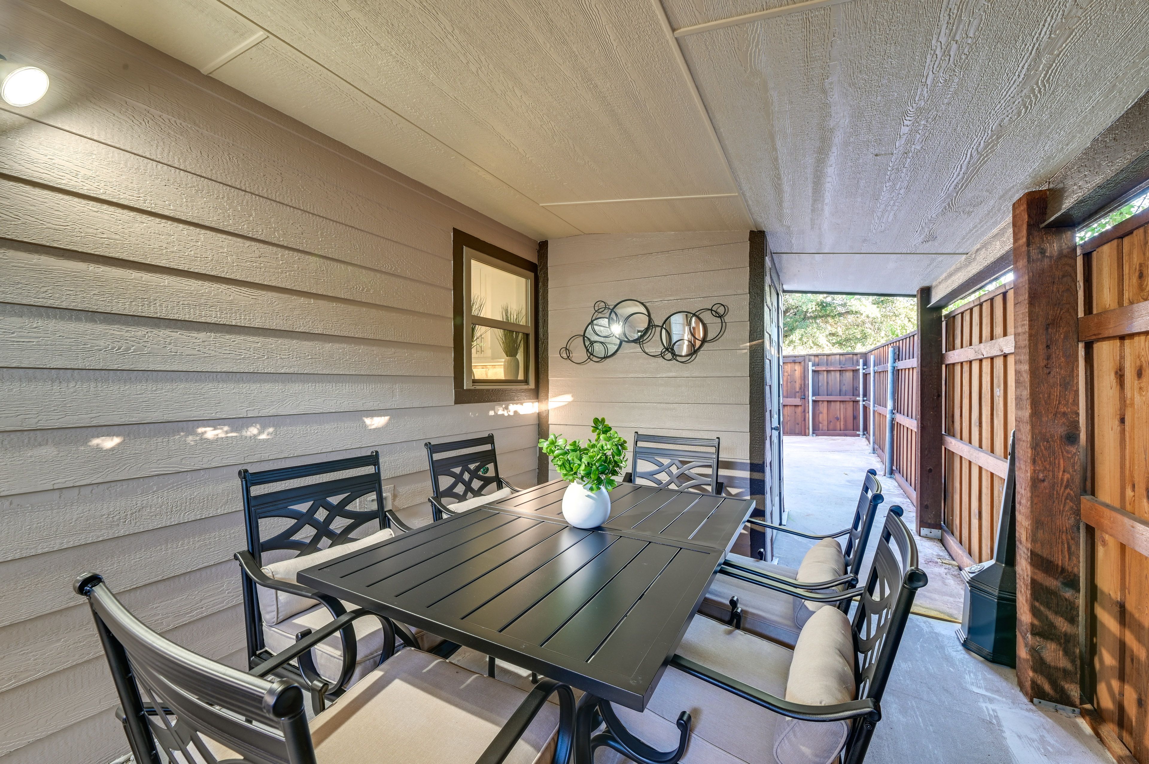 Covered Patio | Gas Grill