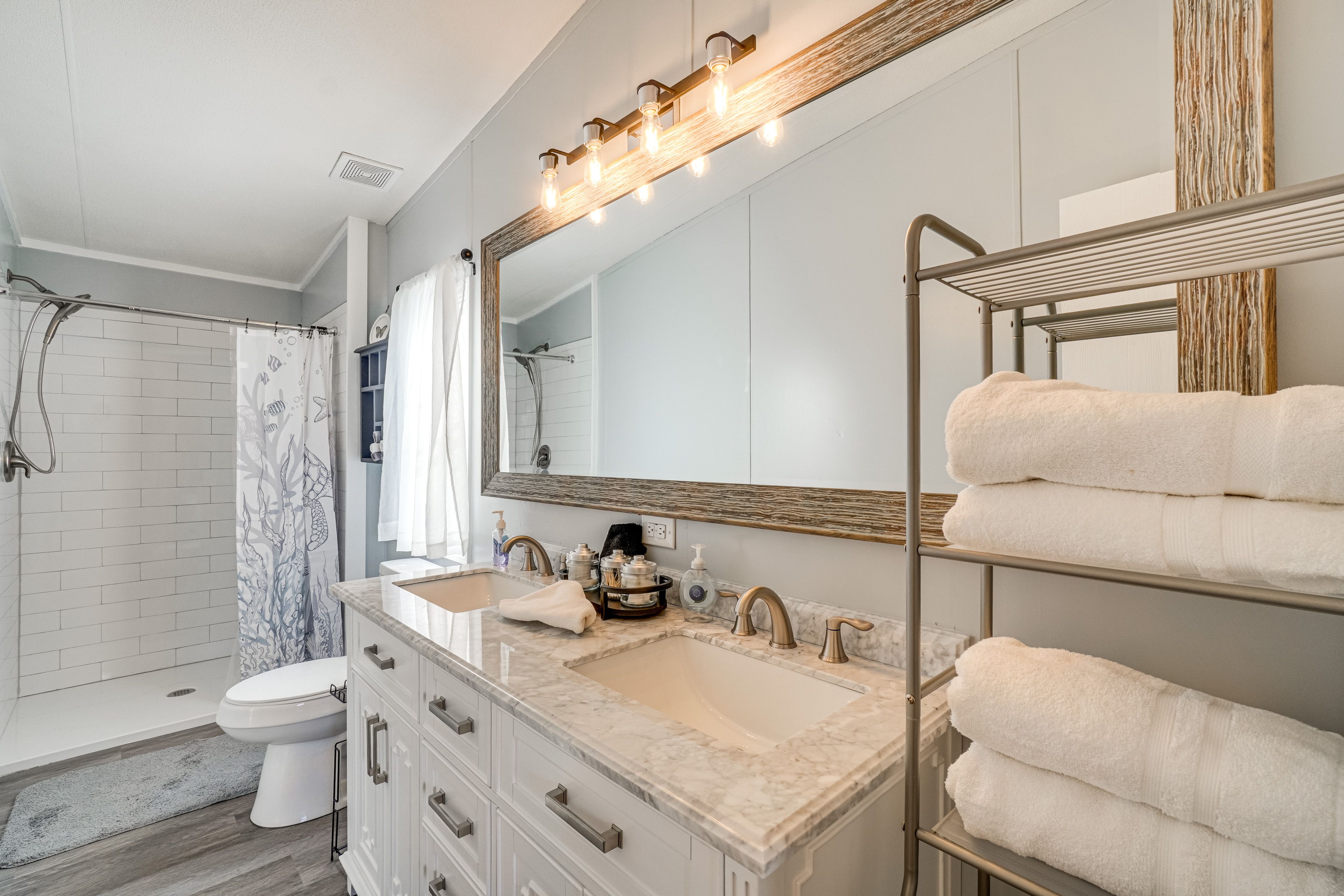 En-Suite Bathroom | Towels Provided