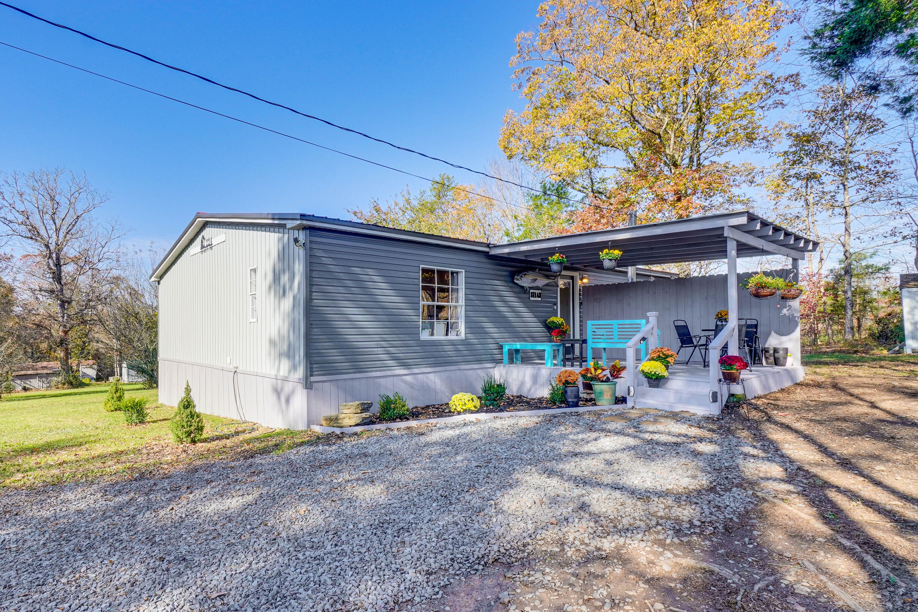 Parking | Driveway (5 Vehicles) | Boat Parking Available