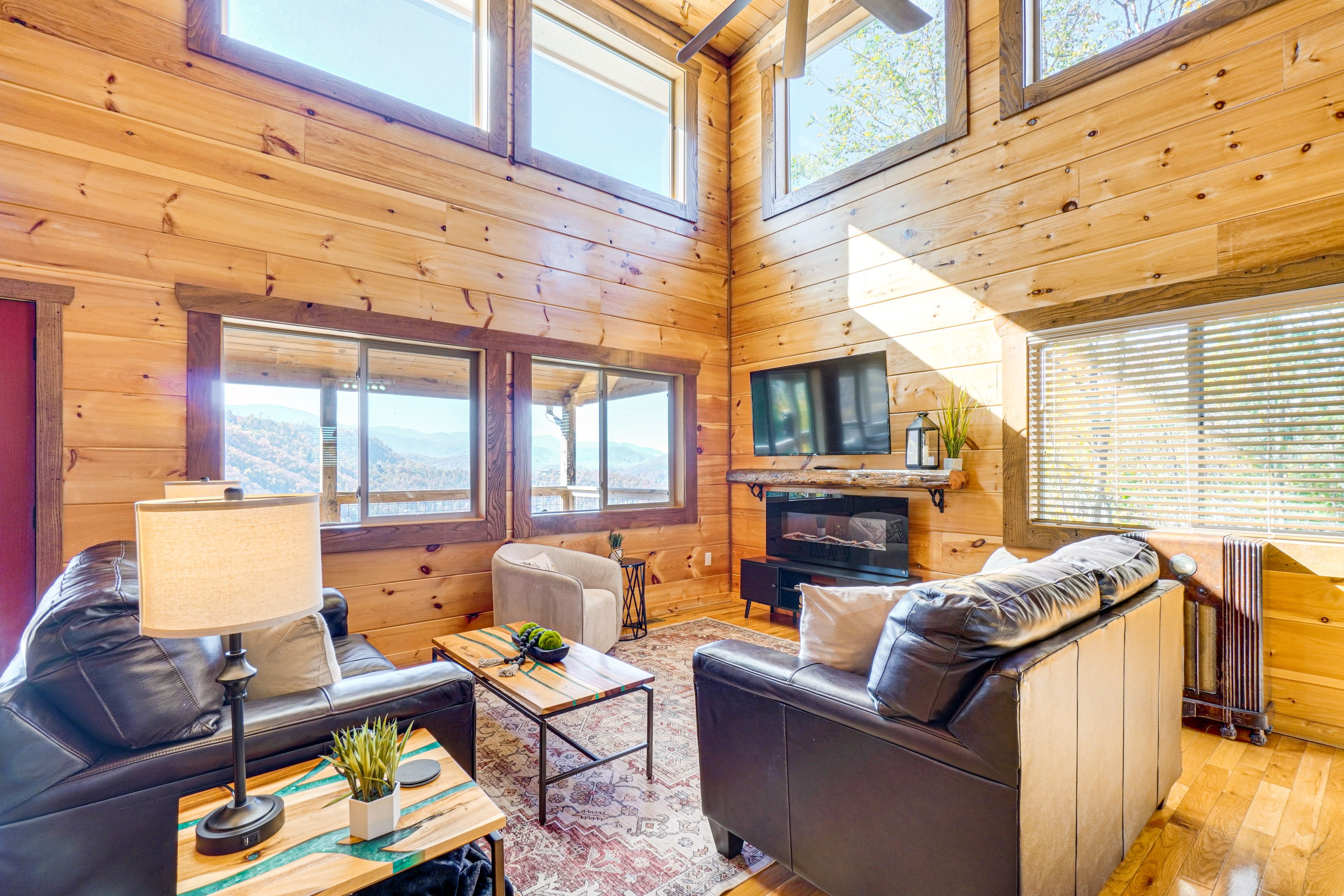 Interior | 3-Level Cabin | In-Unit Laundry