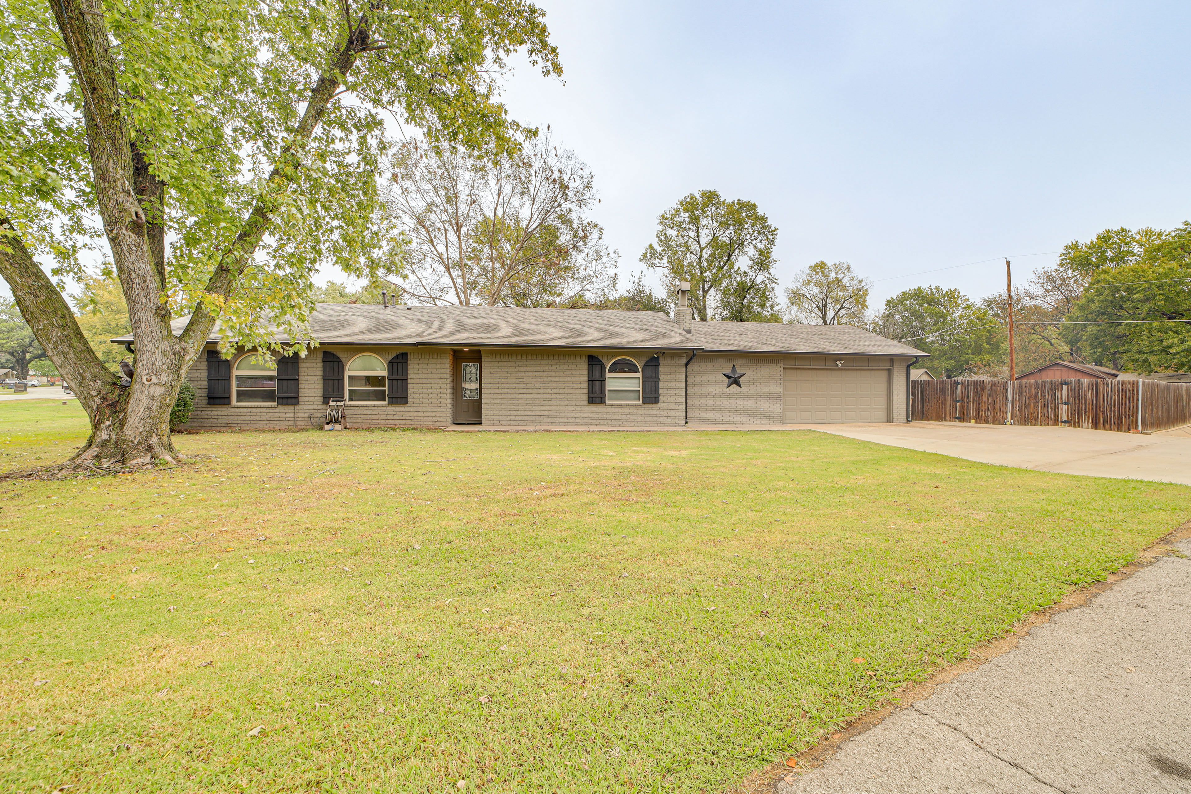 Bixby Vacation Rental | 3BR | 2BA | 2,087 Sq Ft | Small Step to Enter