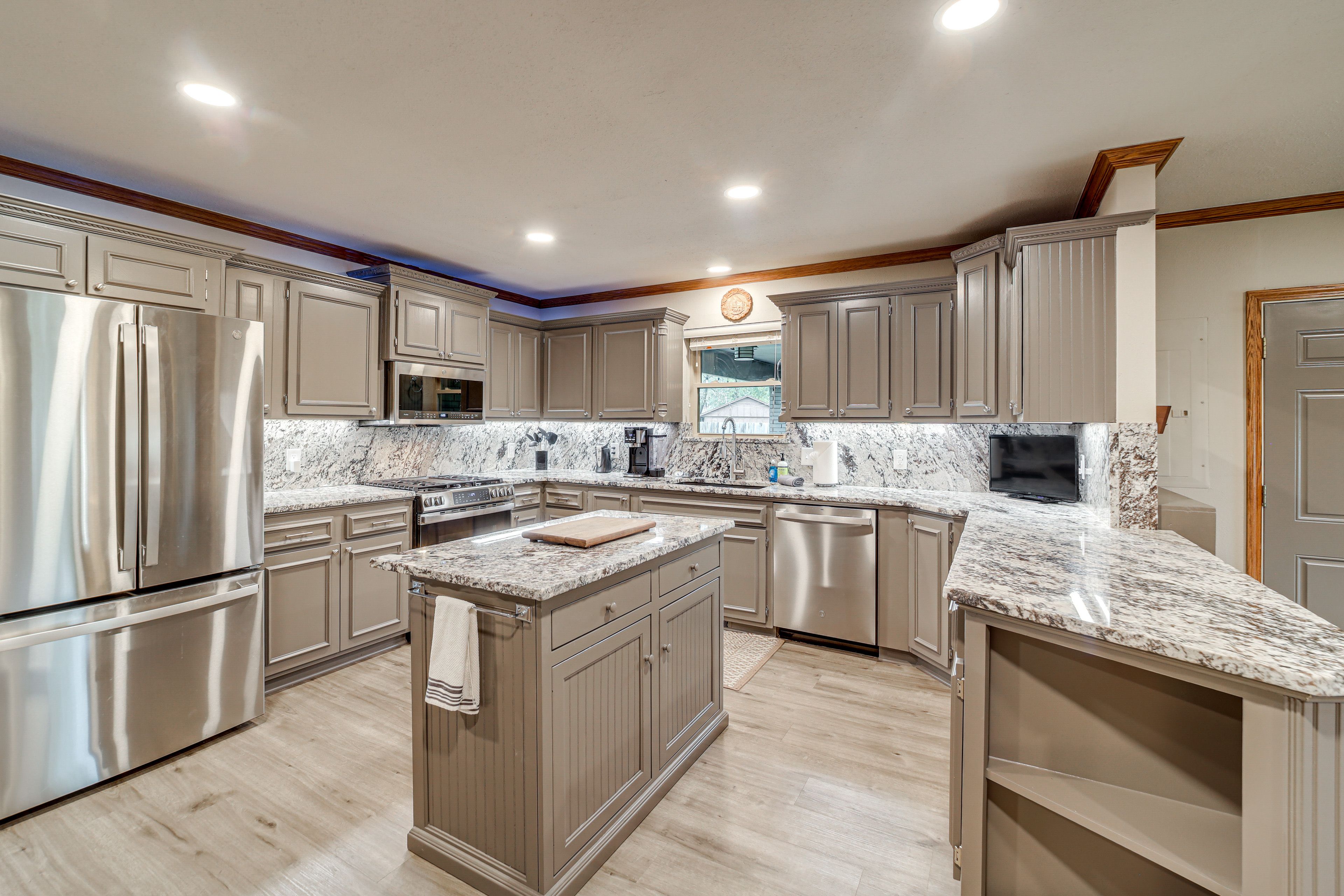 Fully Equipped Kitchen | Central A/C & Heating