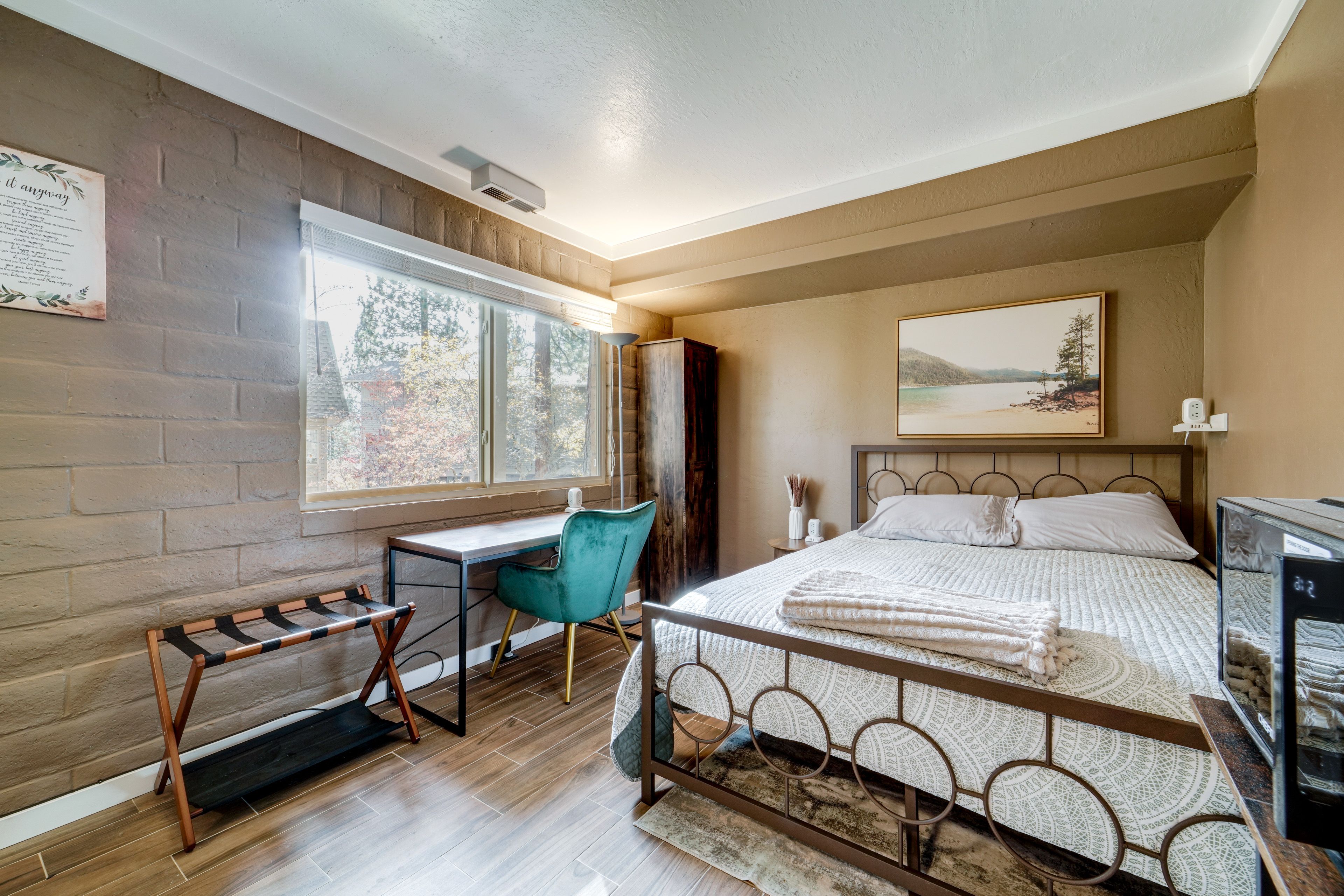 Bedroom 4 (Studio) | Queen Bed | 2nd Floor