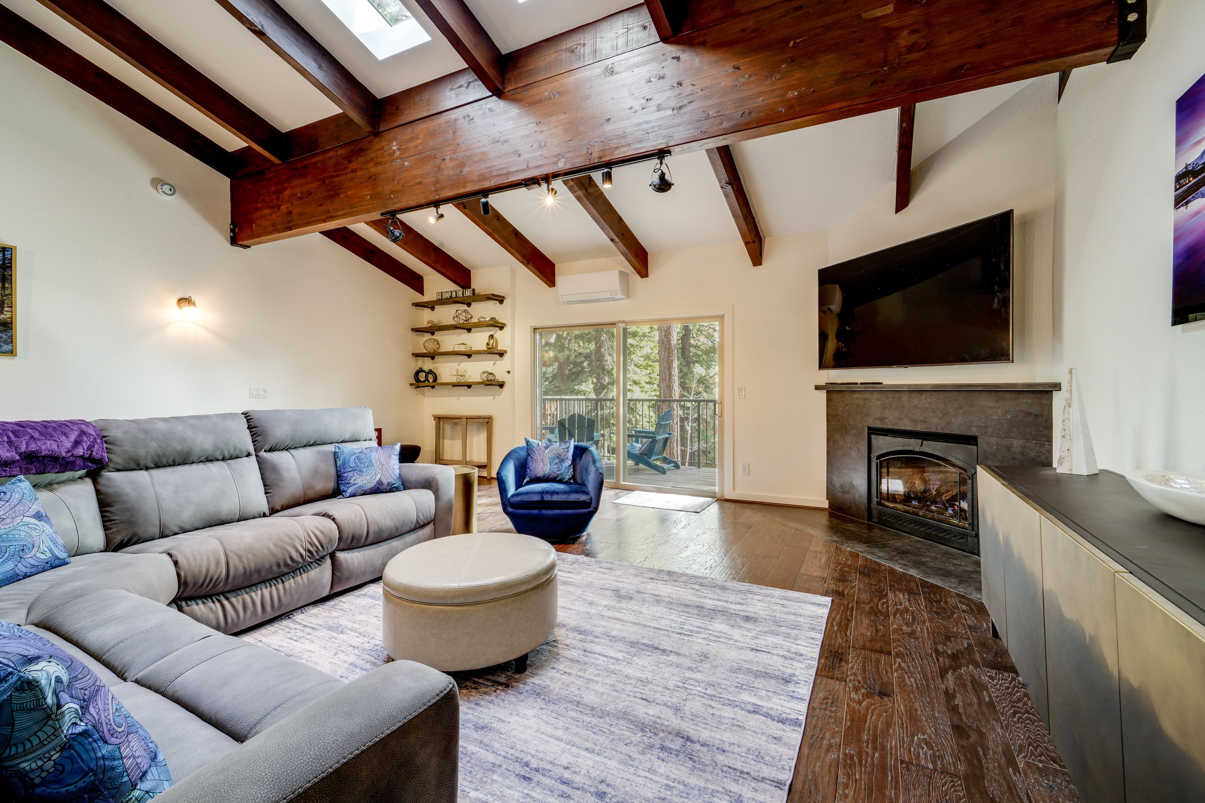 Living Room | Smart TV | Games | 1st Floor