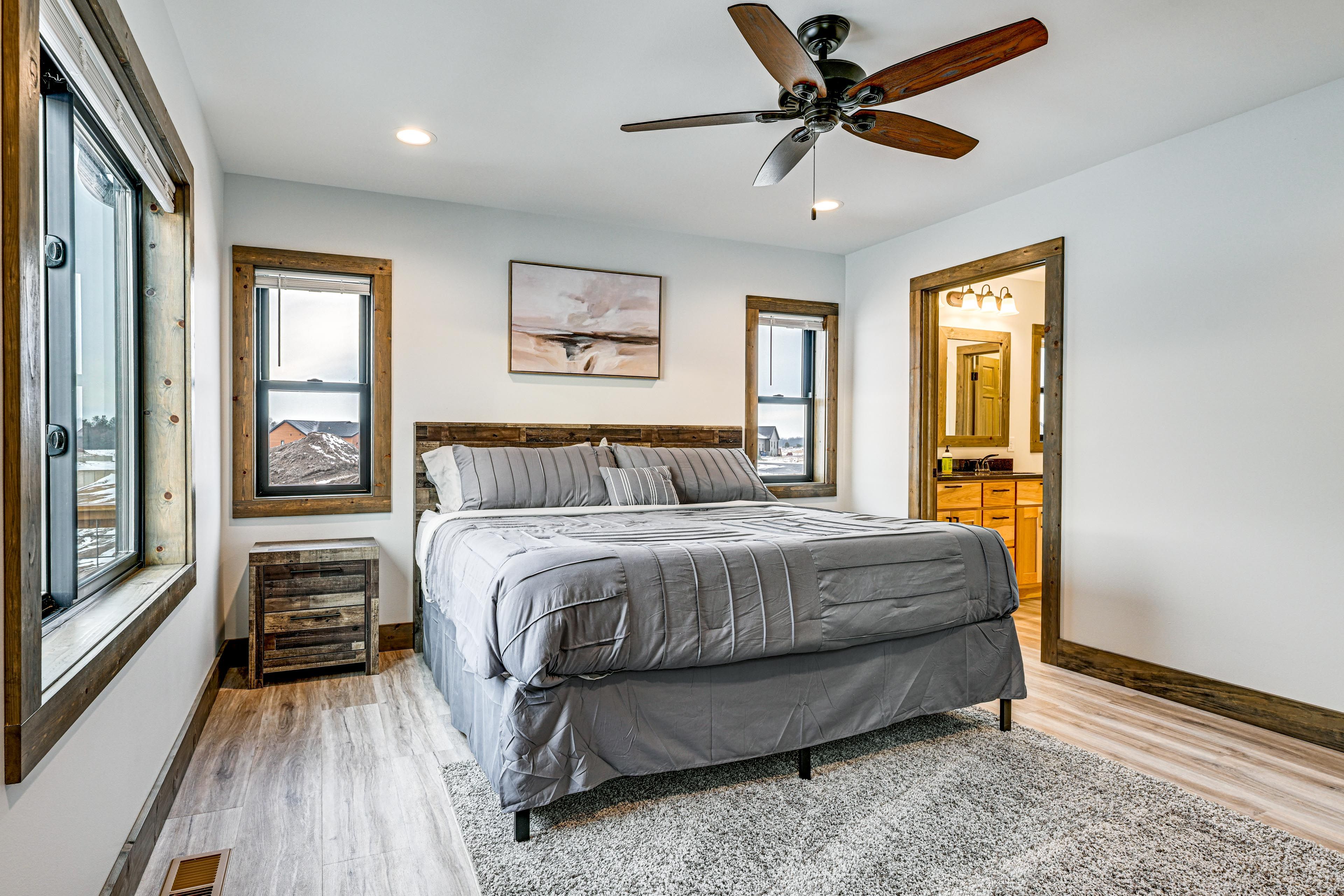 Bedroom 1 | King Bed | Linens | Main Level