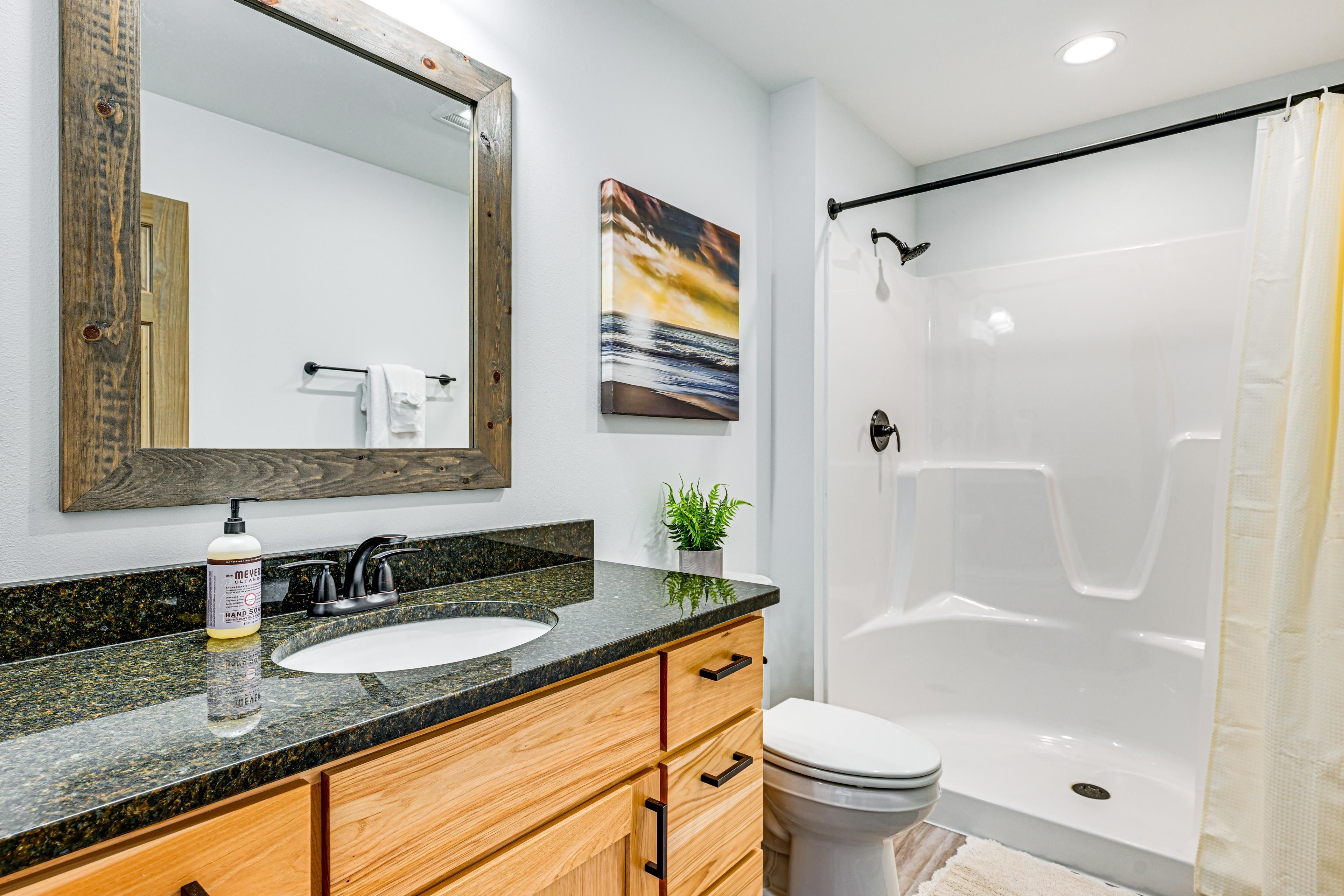 Full Bath | Towels | Hair Dryer | Main Level