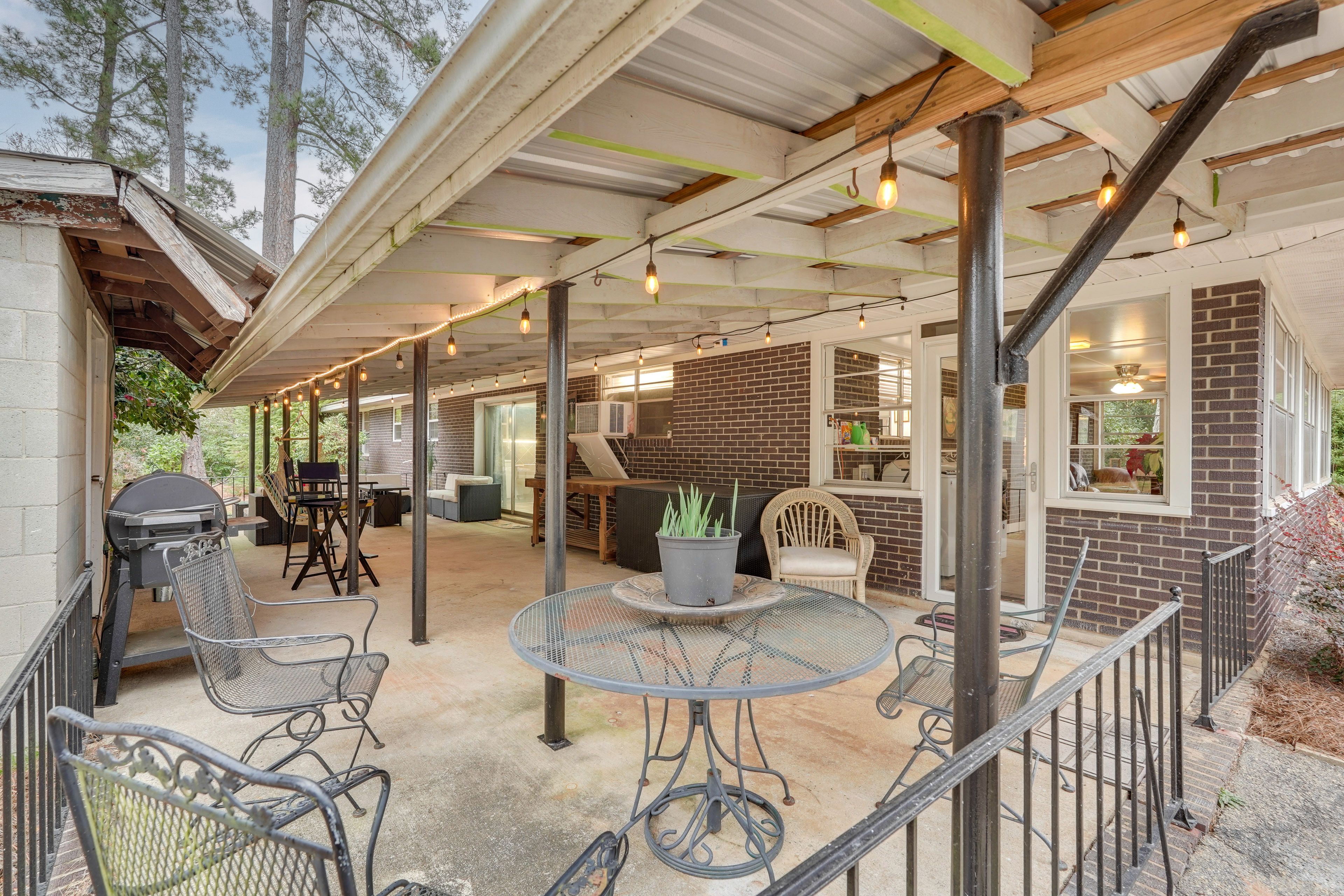 Covered Patio | Grill