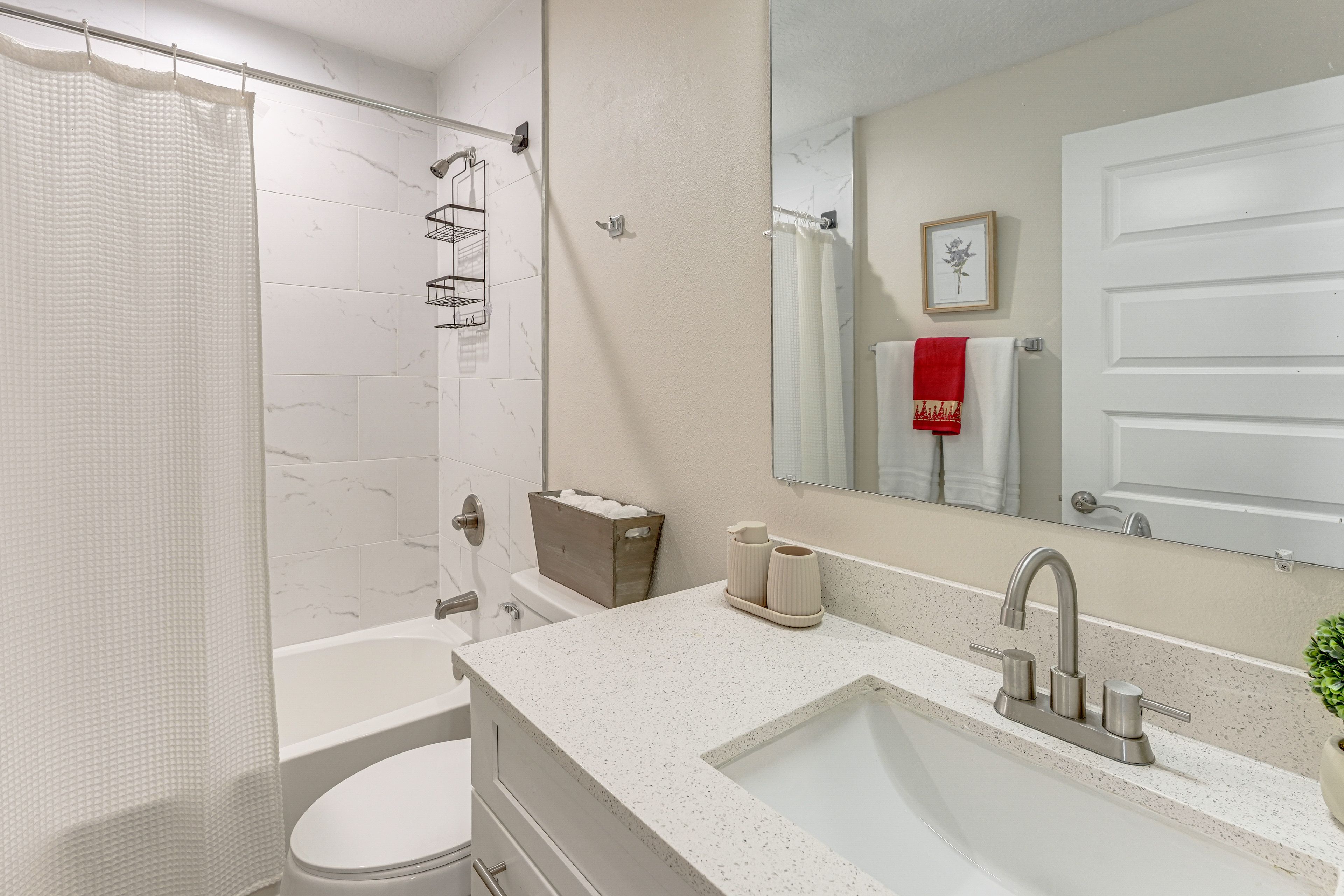 Full Bathroom | 2nd Floor