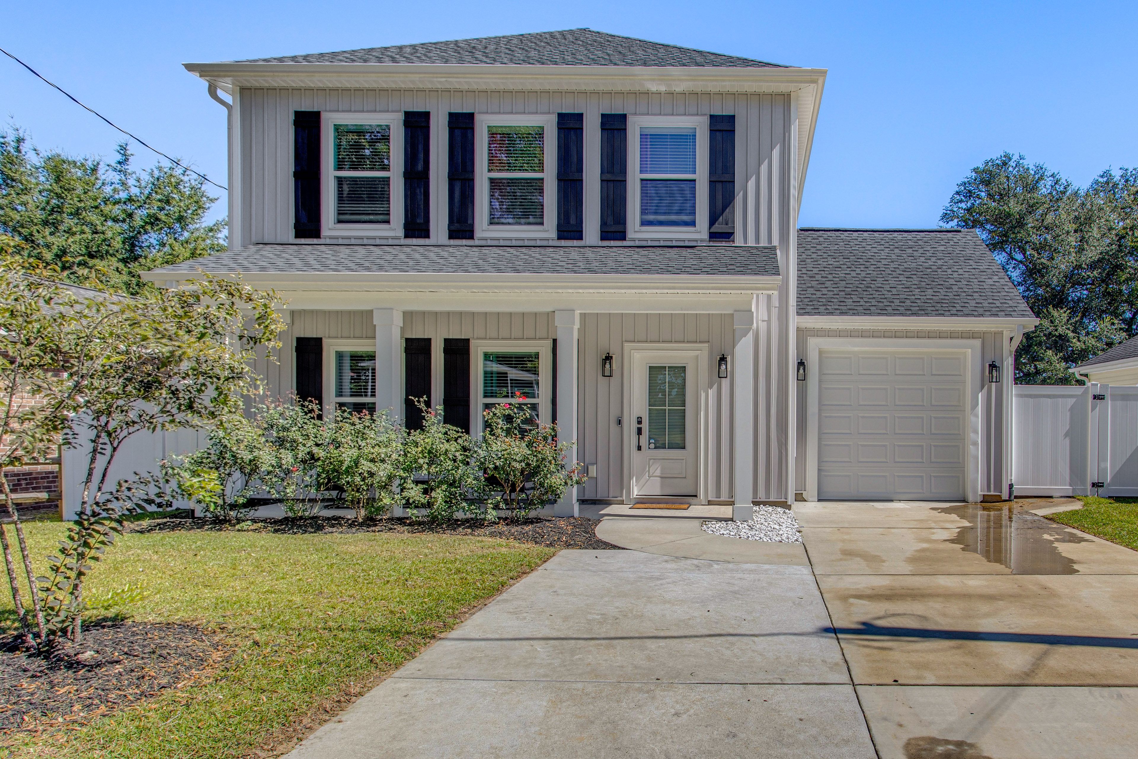 2-Story House | In-Unit Laundry