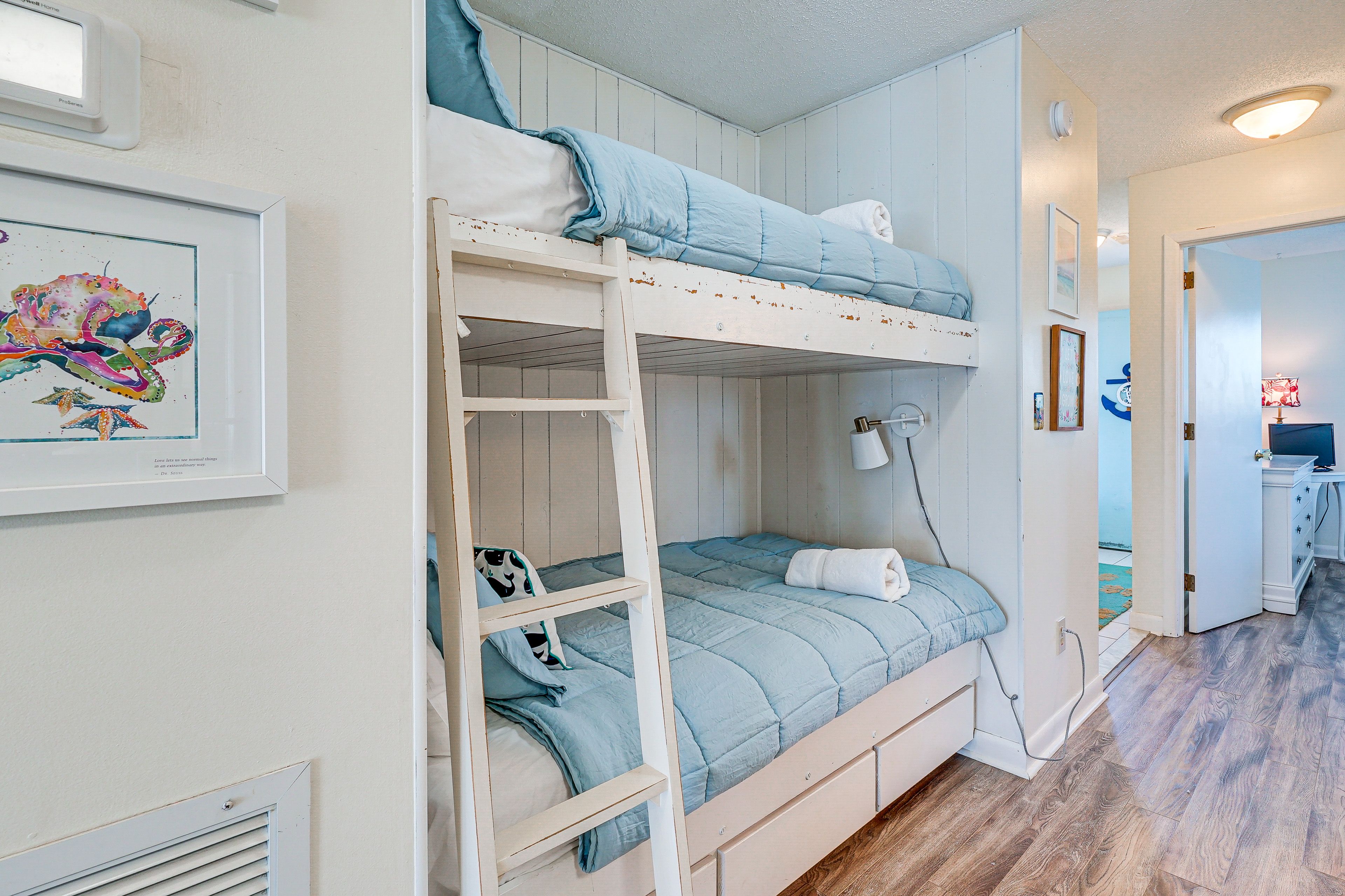 Sleeping Nook | Twin Bunk Bed