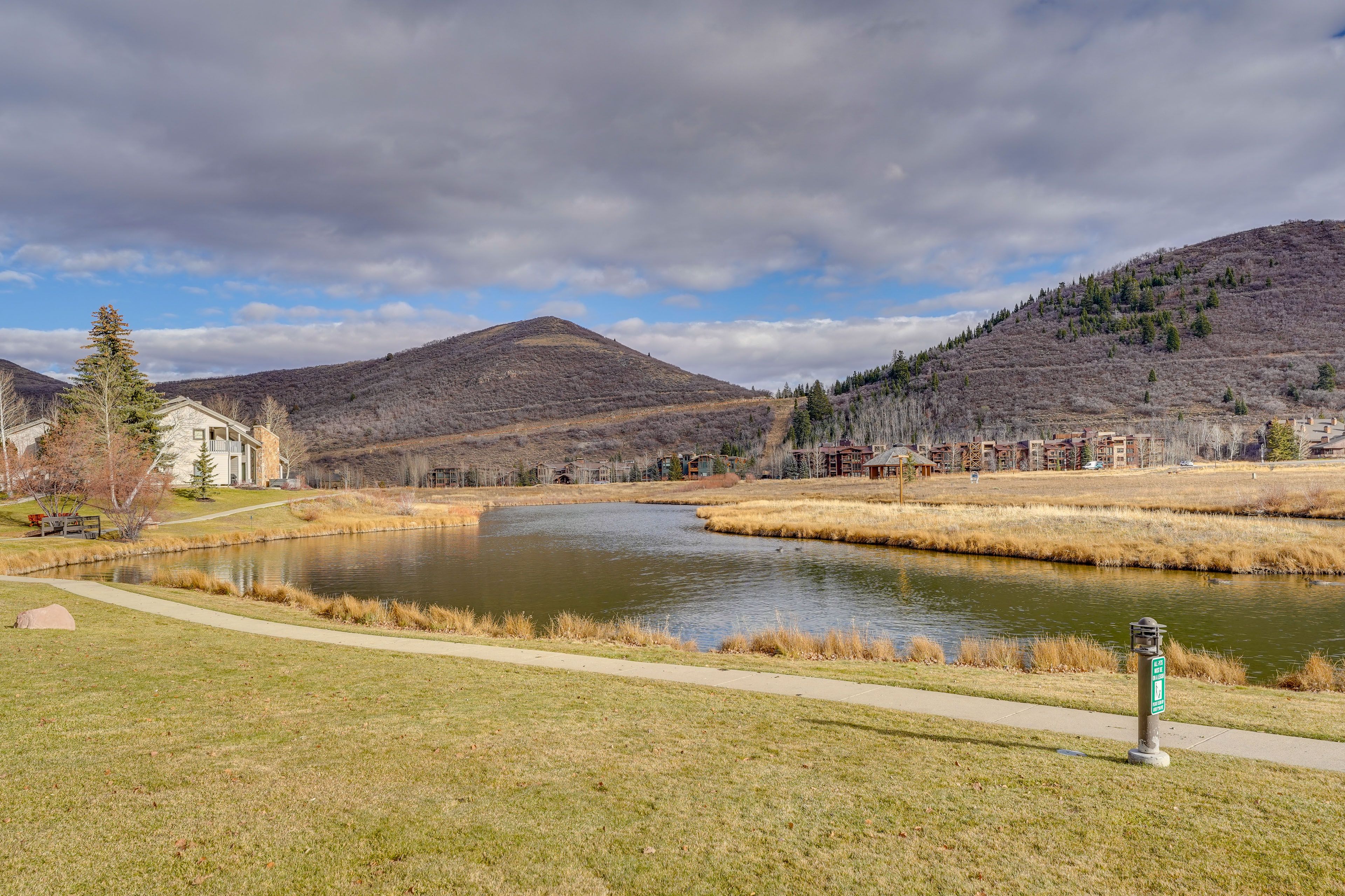 Fawngrove Condos | Community Amenities