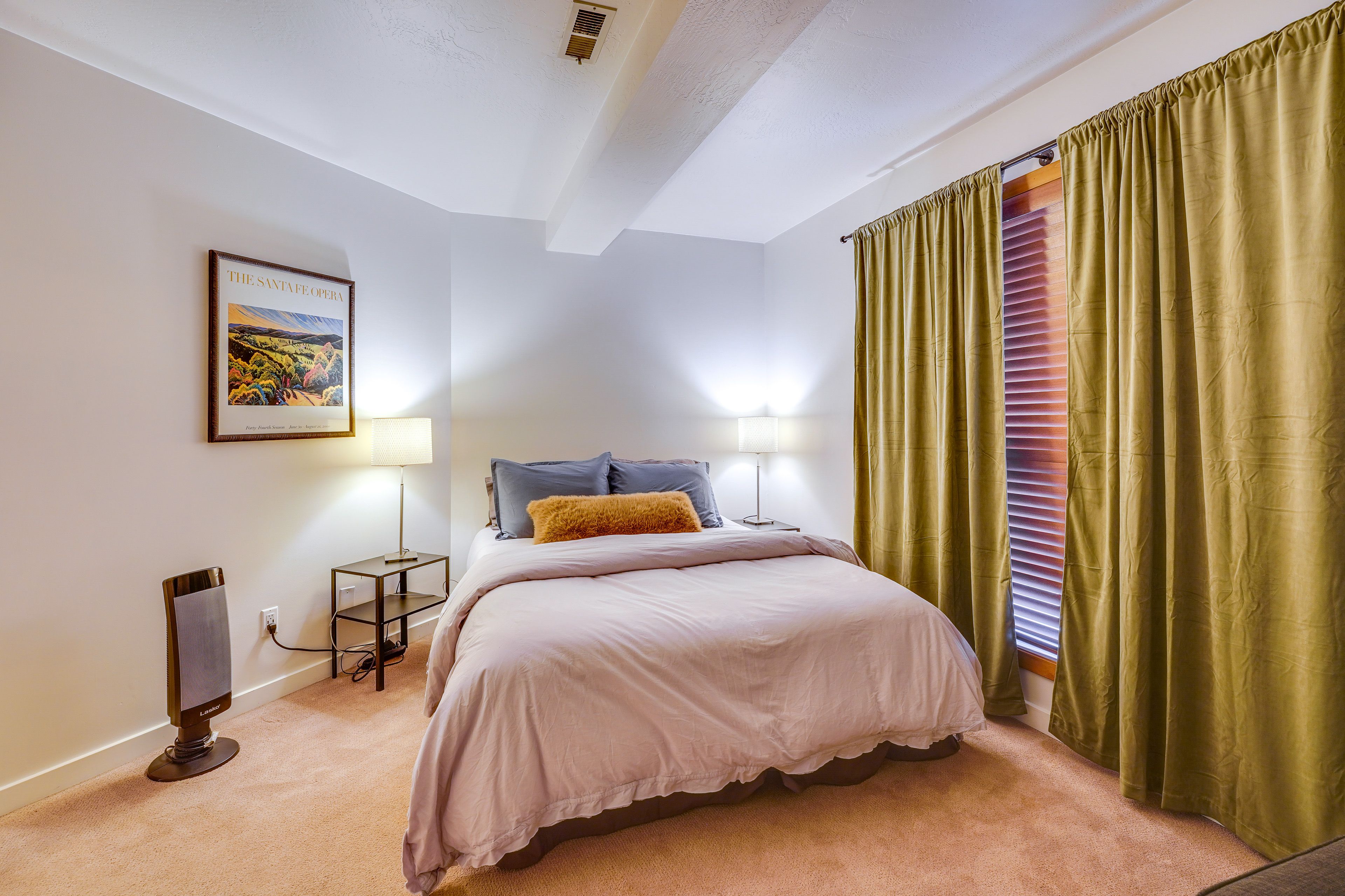 Bedroom 2 | Queen Bed