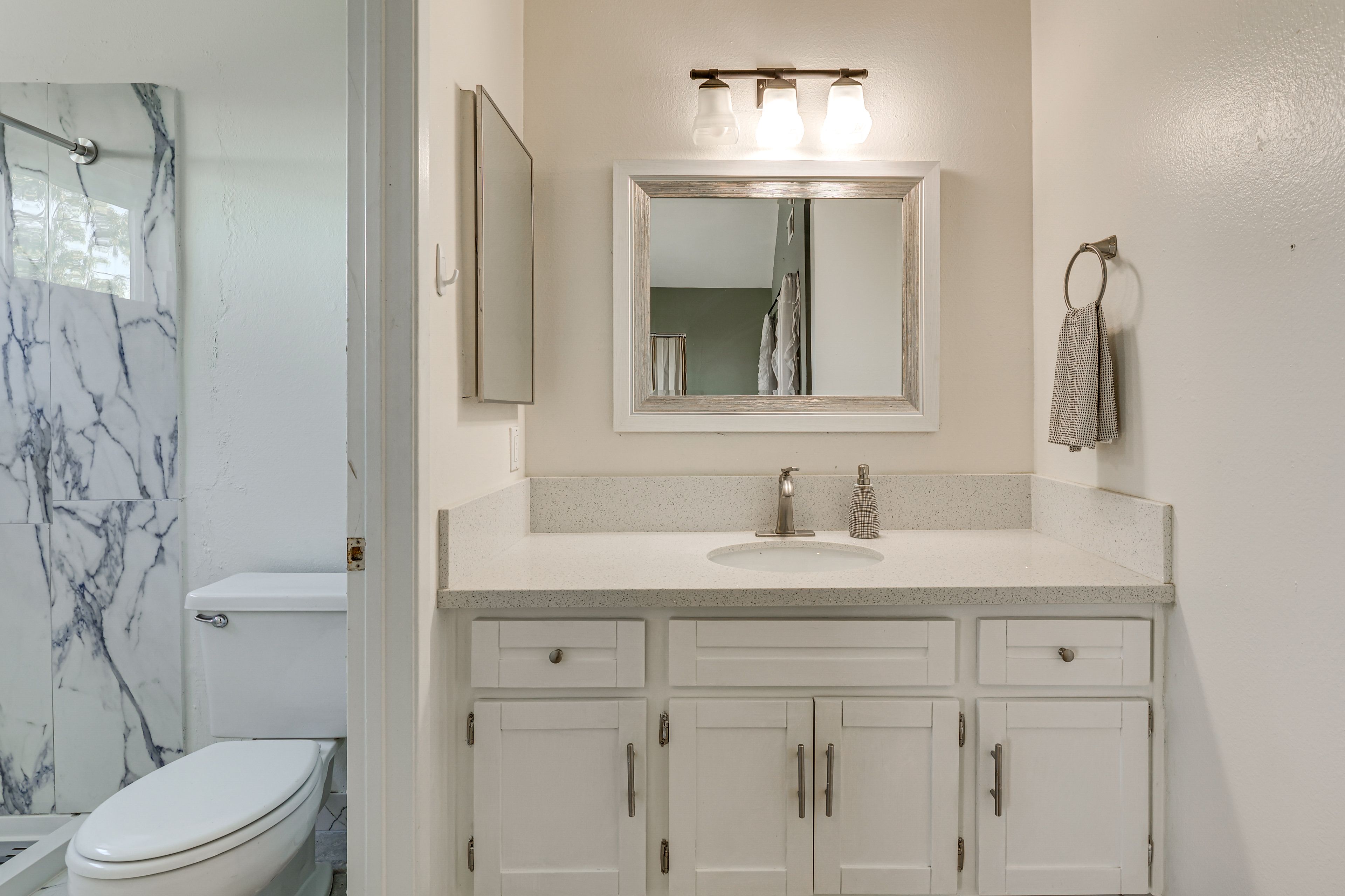 Bathroom | 2nd Floor