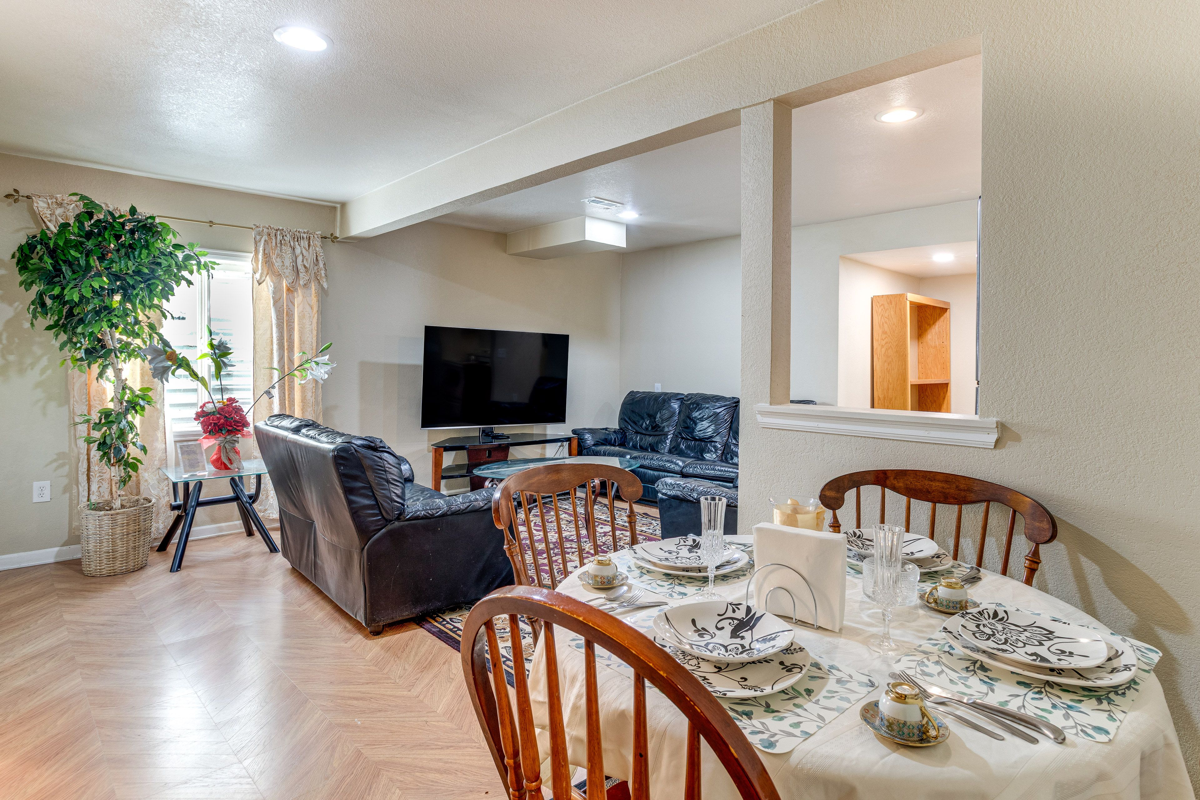Dining Area | Living Area | Smart TV | Single-Story Unit