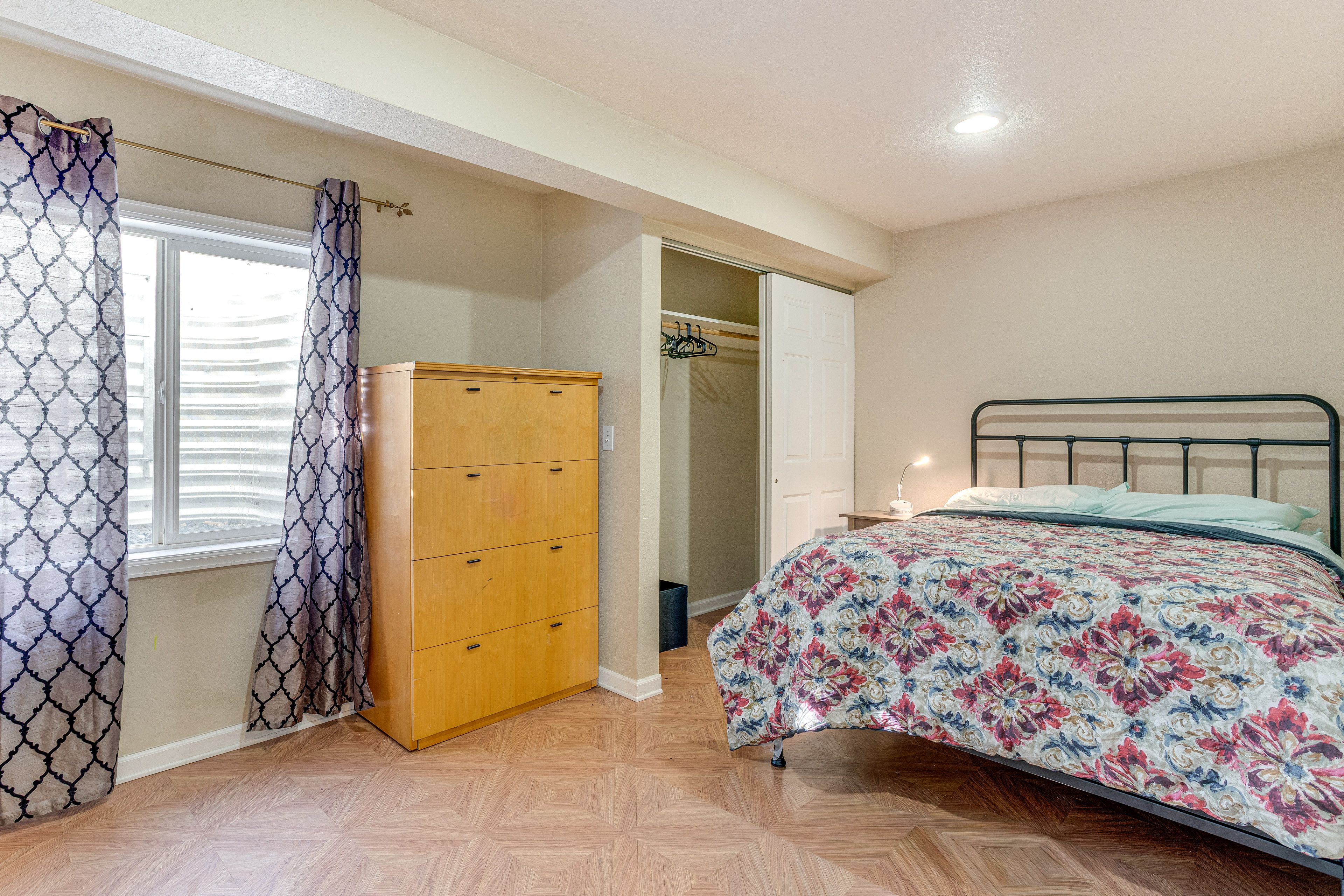 Bedroom 2 | Queen Bed