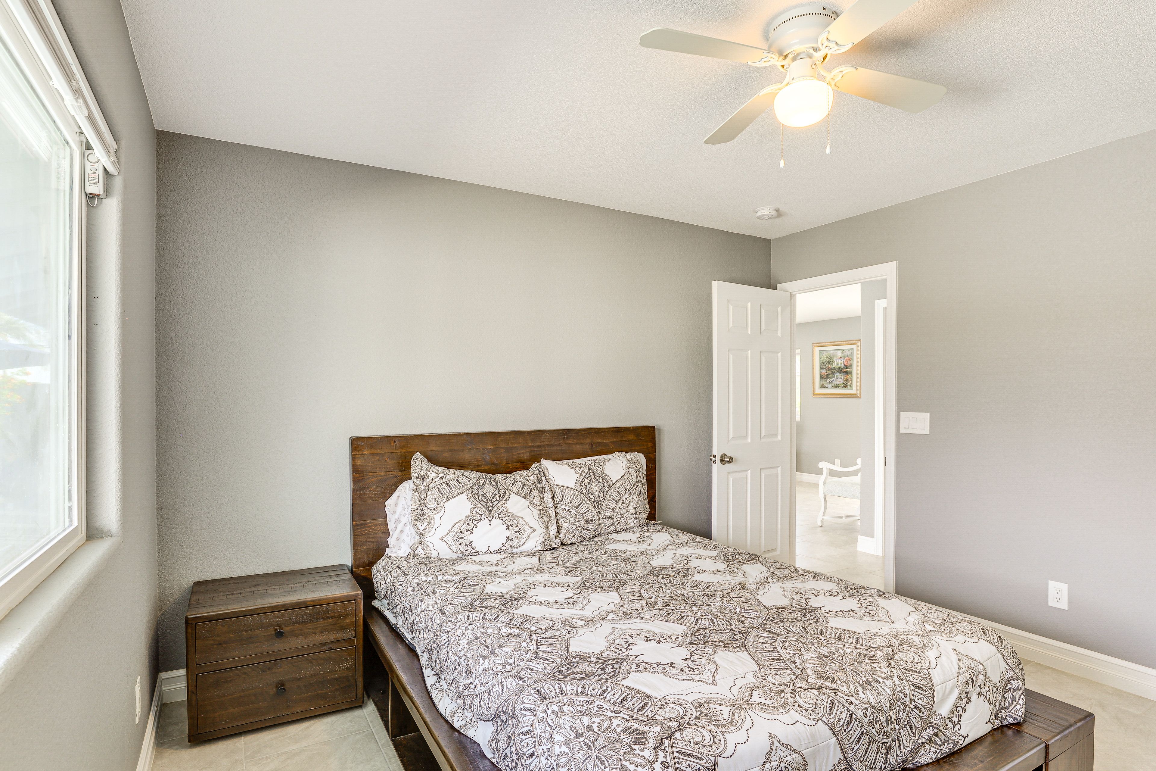 Bedroom 4 | Queen Bed