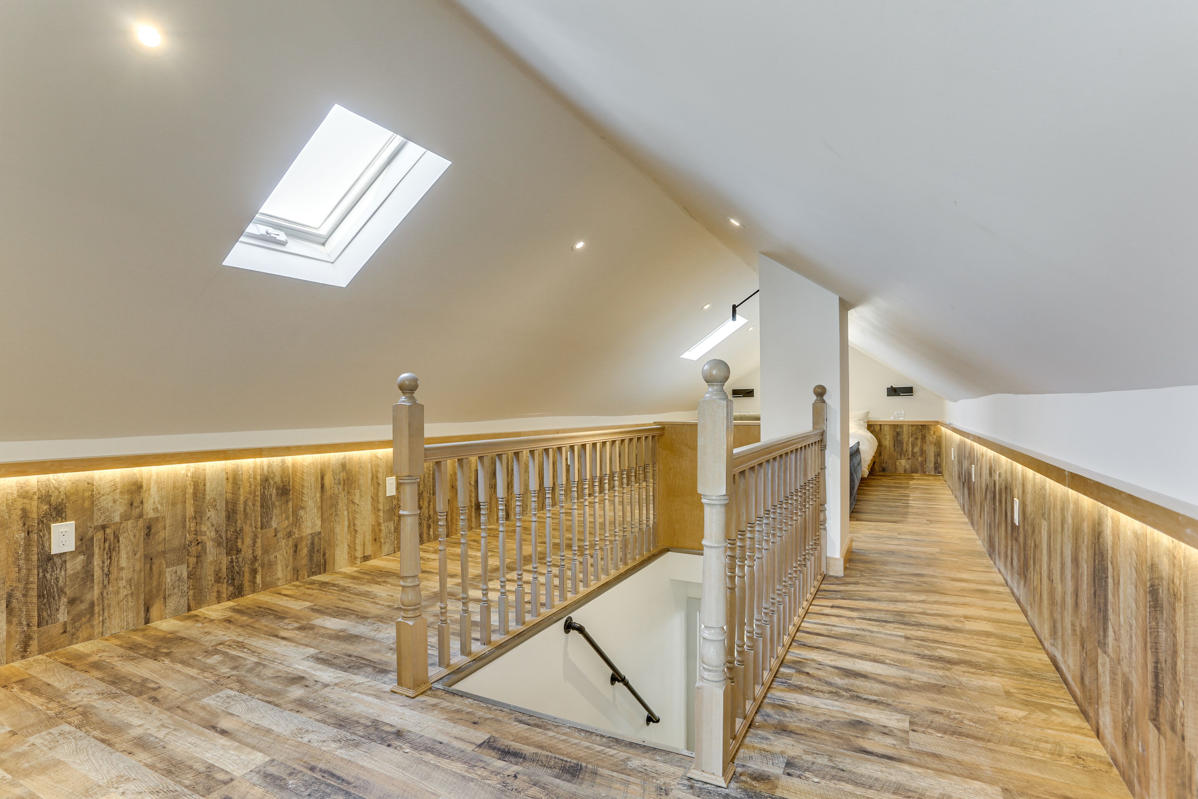 Bedroom 3 | Queen Bed | Queen Air Mattress | Upper Floor