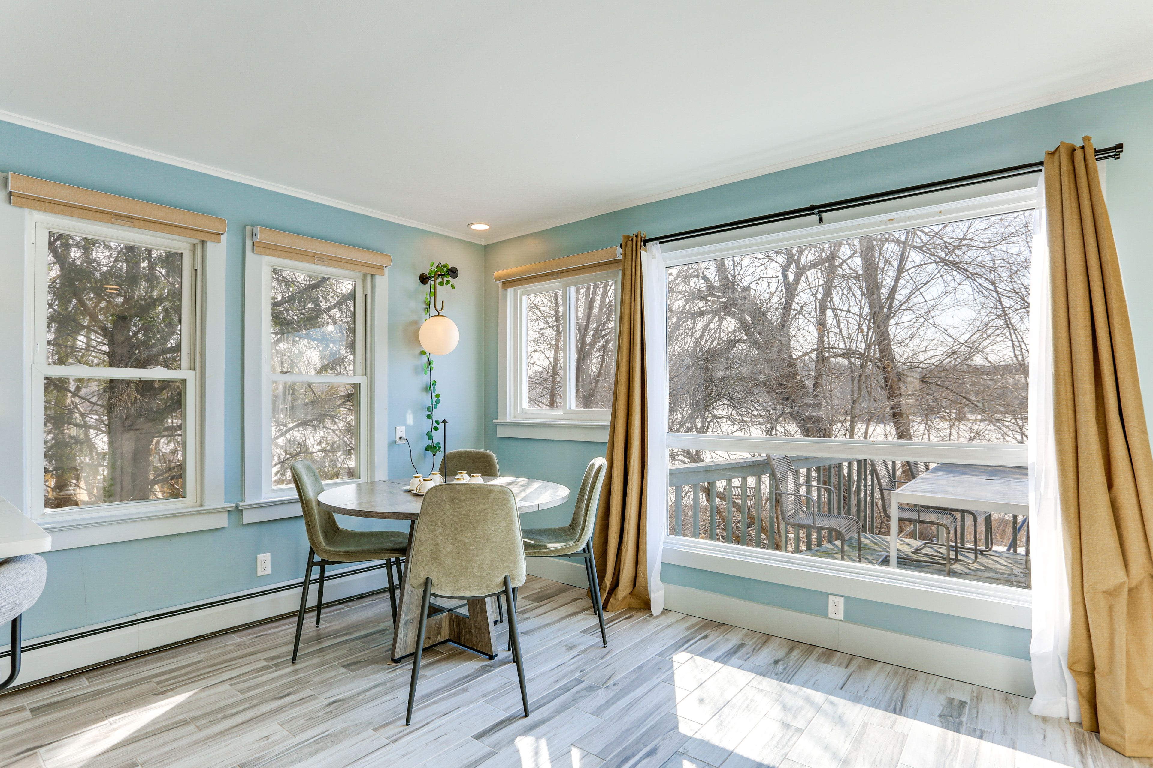 Dining Area | Main Floor