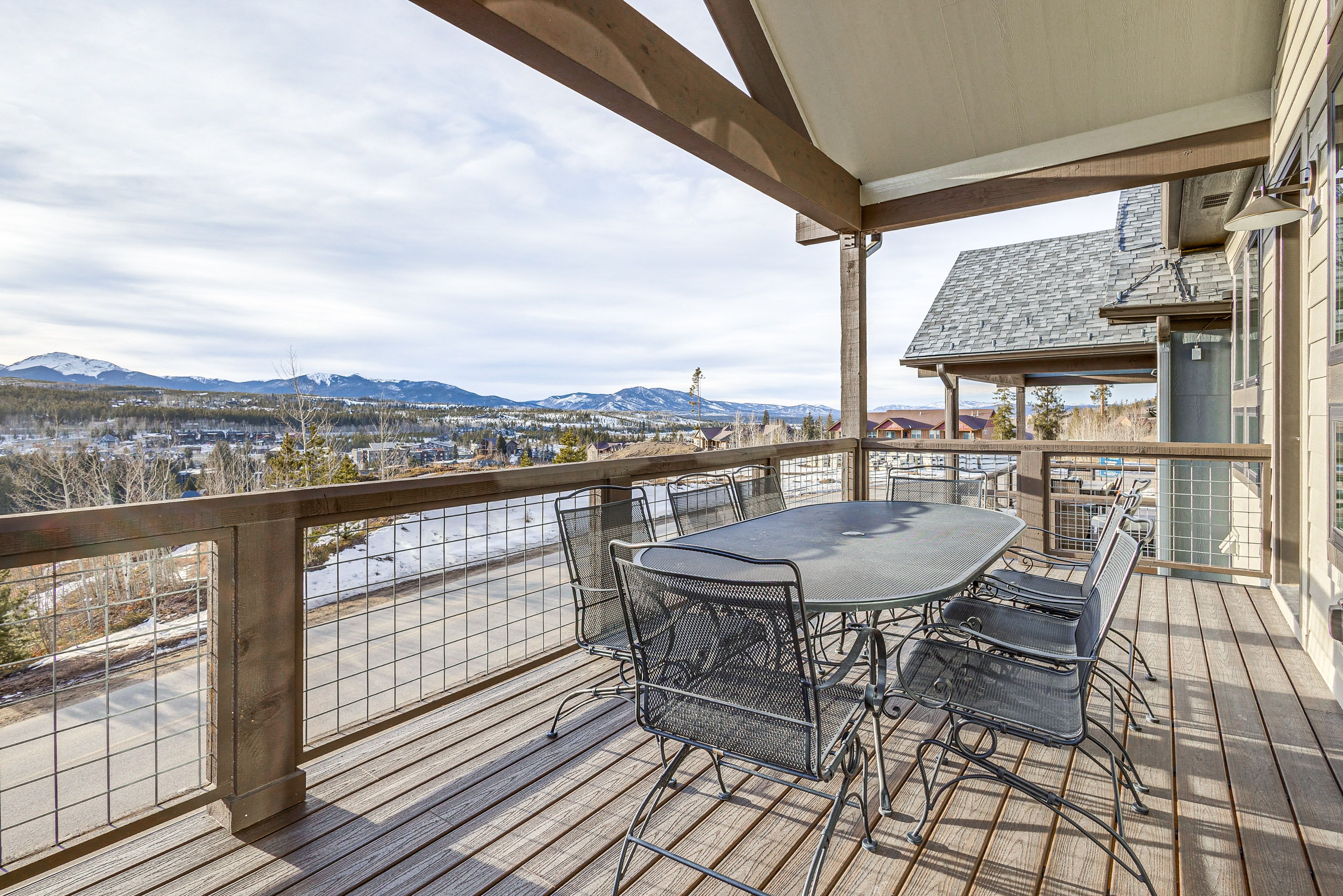 Upper Deck | Access via Living Room 1