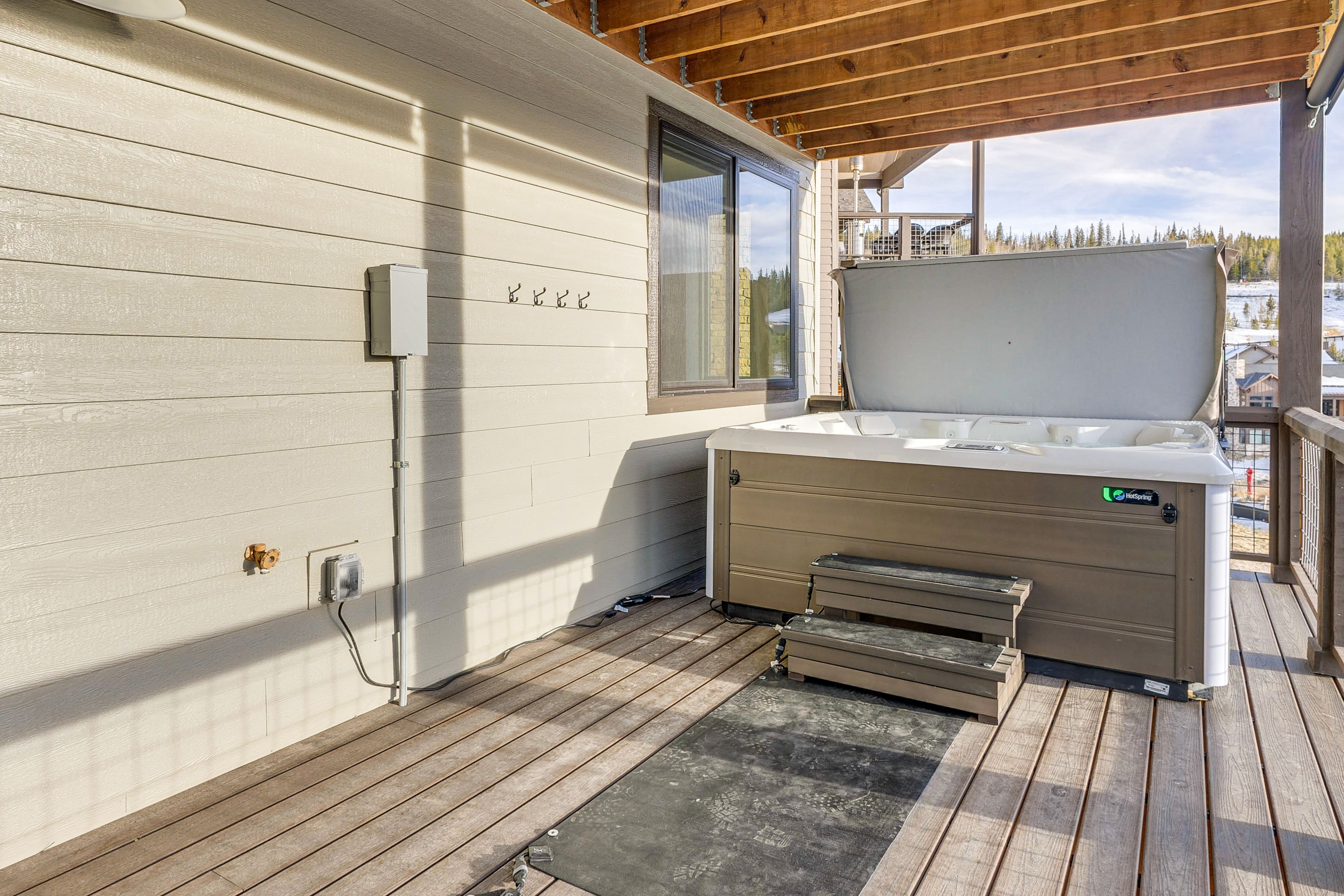 Lower Deck | Access via Living Room 2