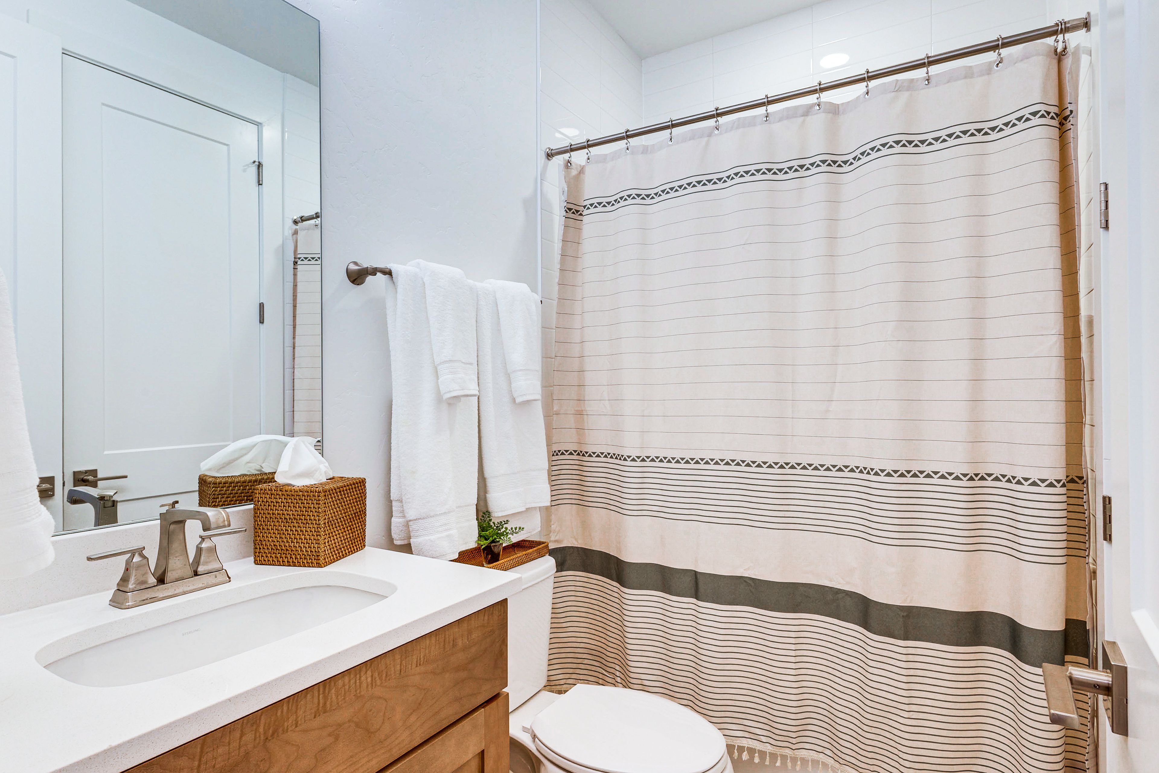 Full Bathroom | Basement Floor