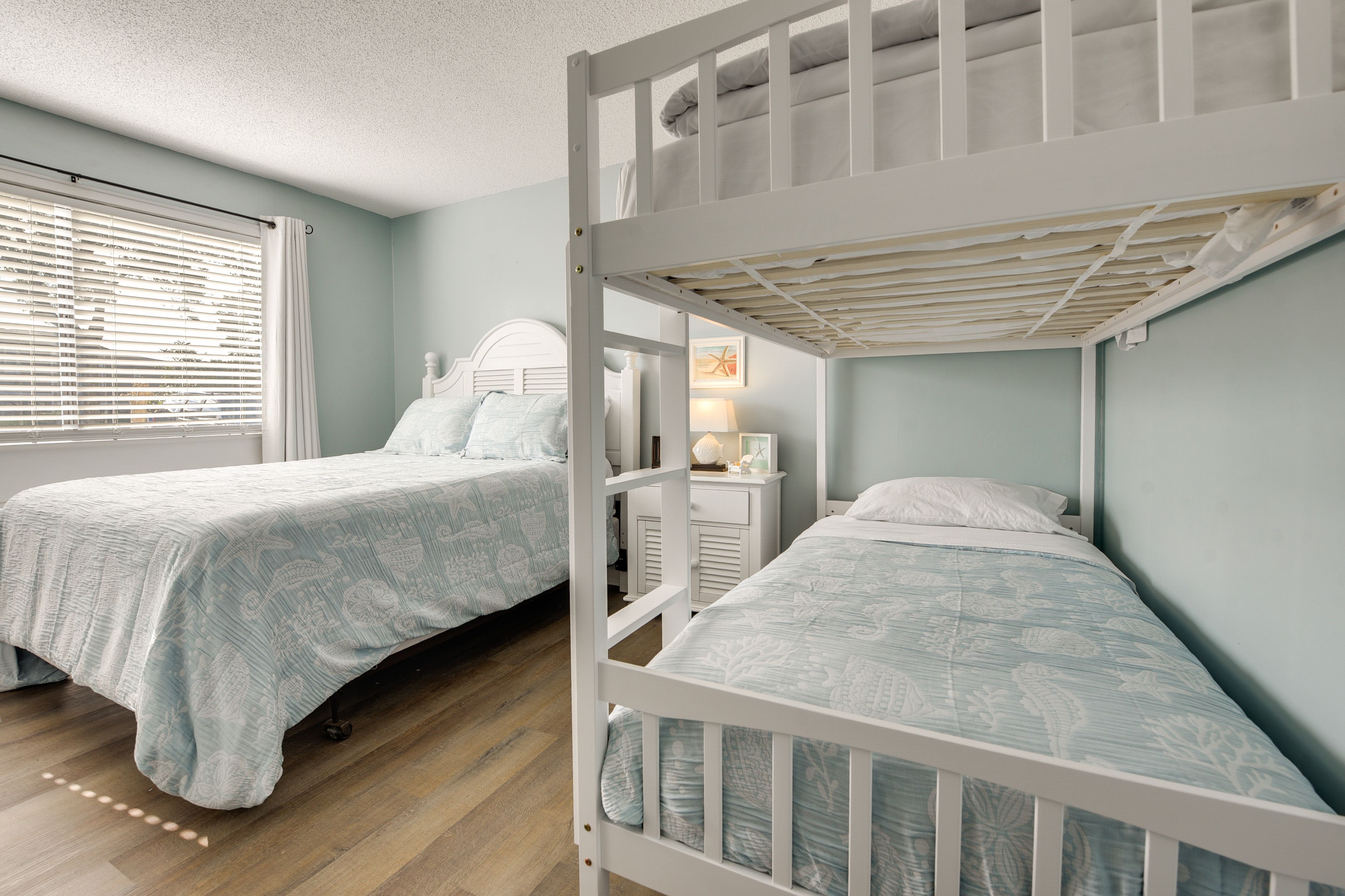 Bedroom 2 | Queen Bed | Twin Bunk Bed