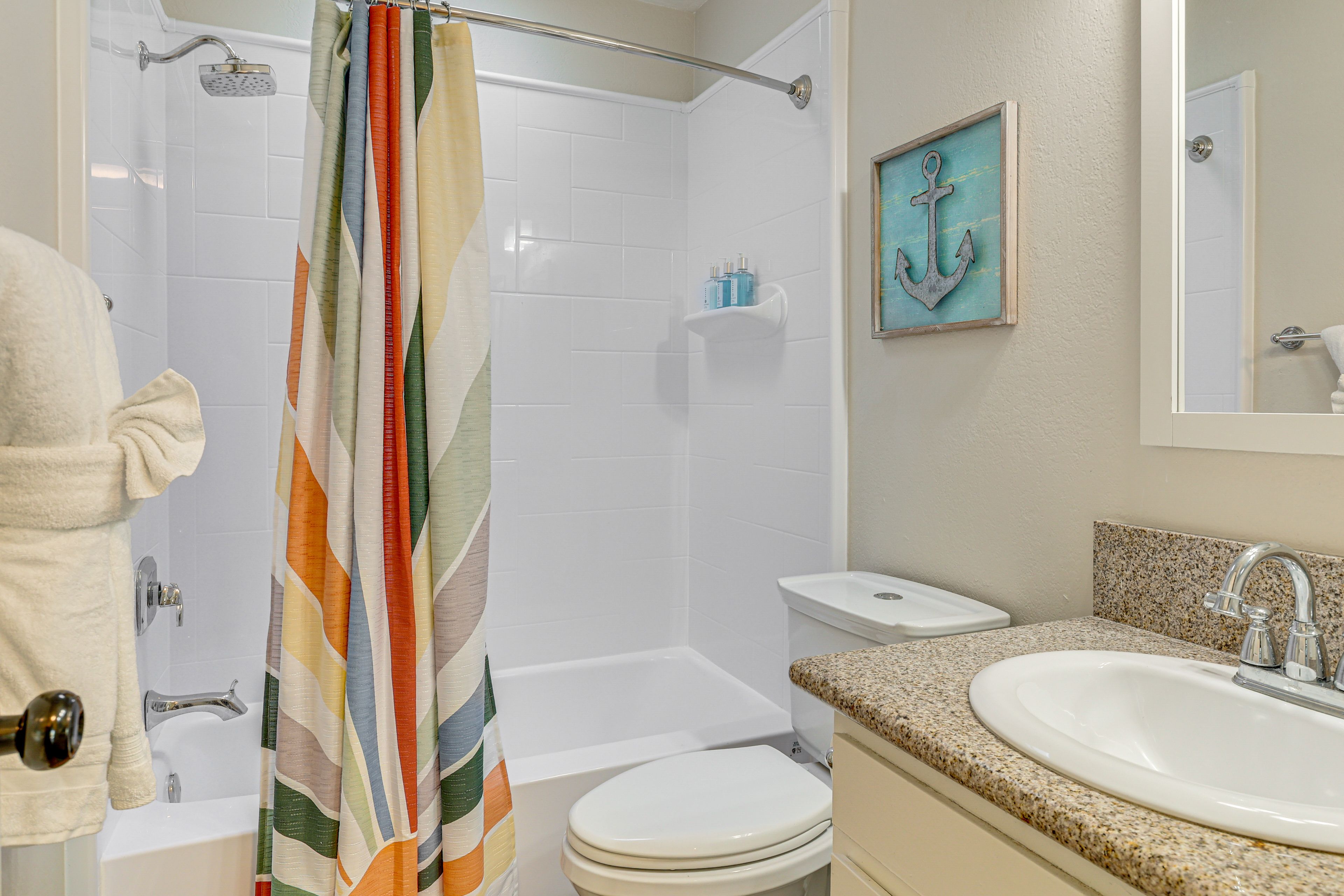 Full Bathroom | Complimentary Toiletries | Hair Dryer