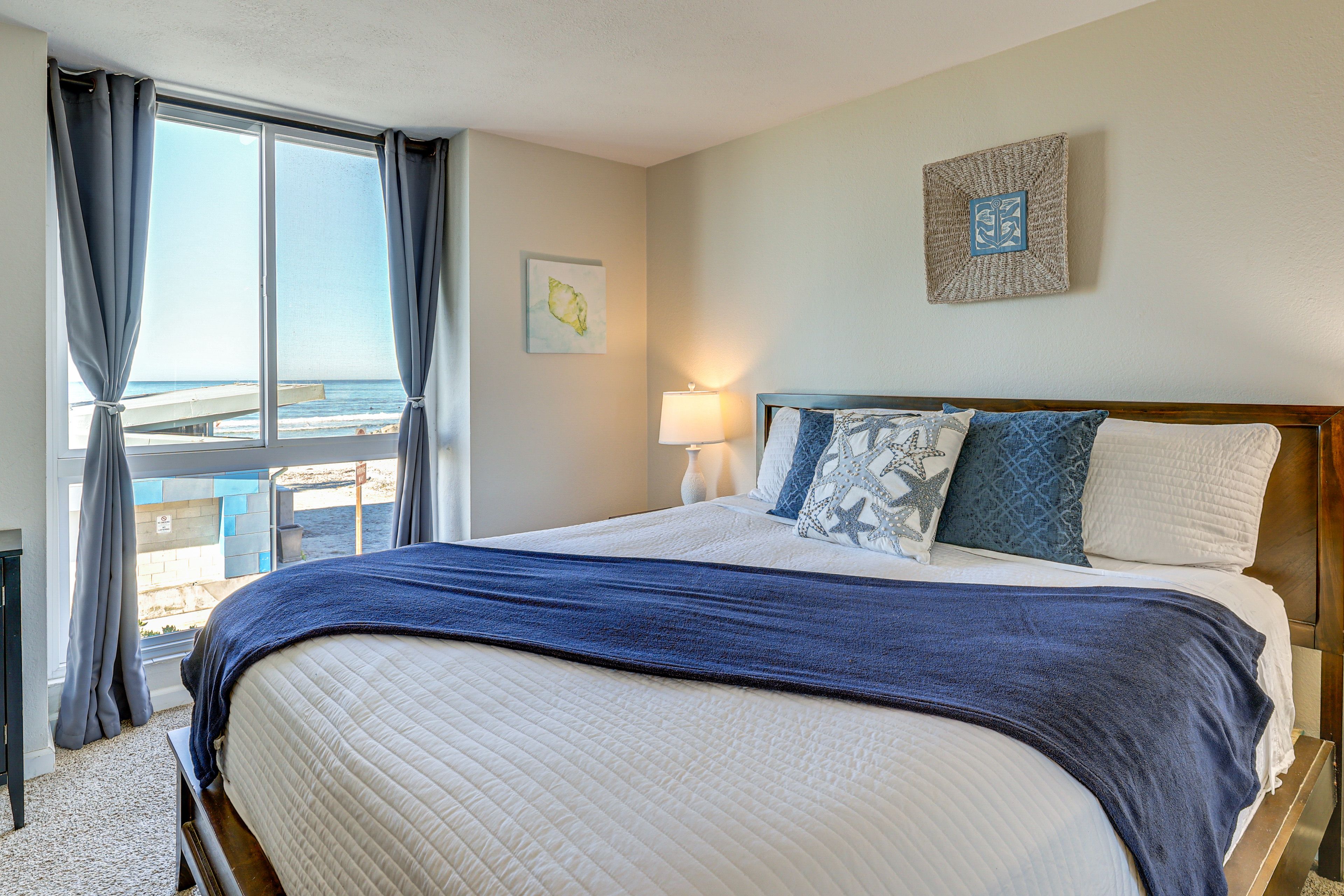 Bedroom 1 | King Bed | Smart TV | Linens Provided