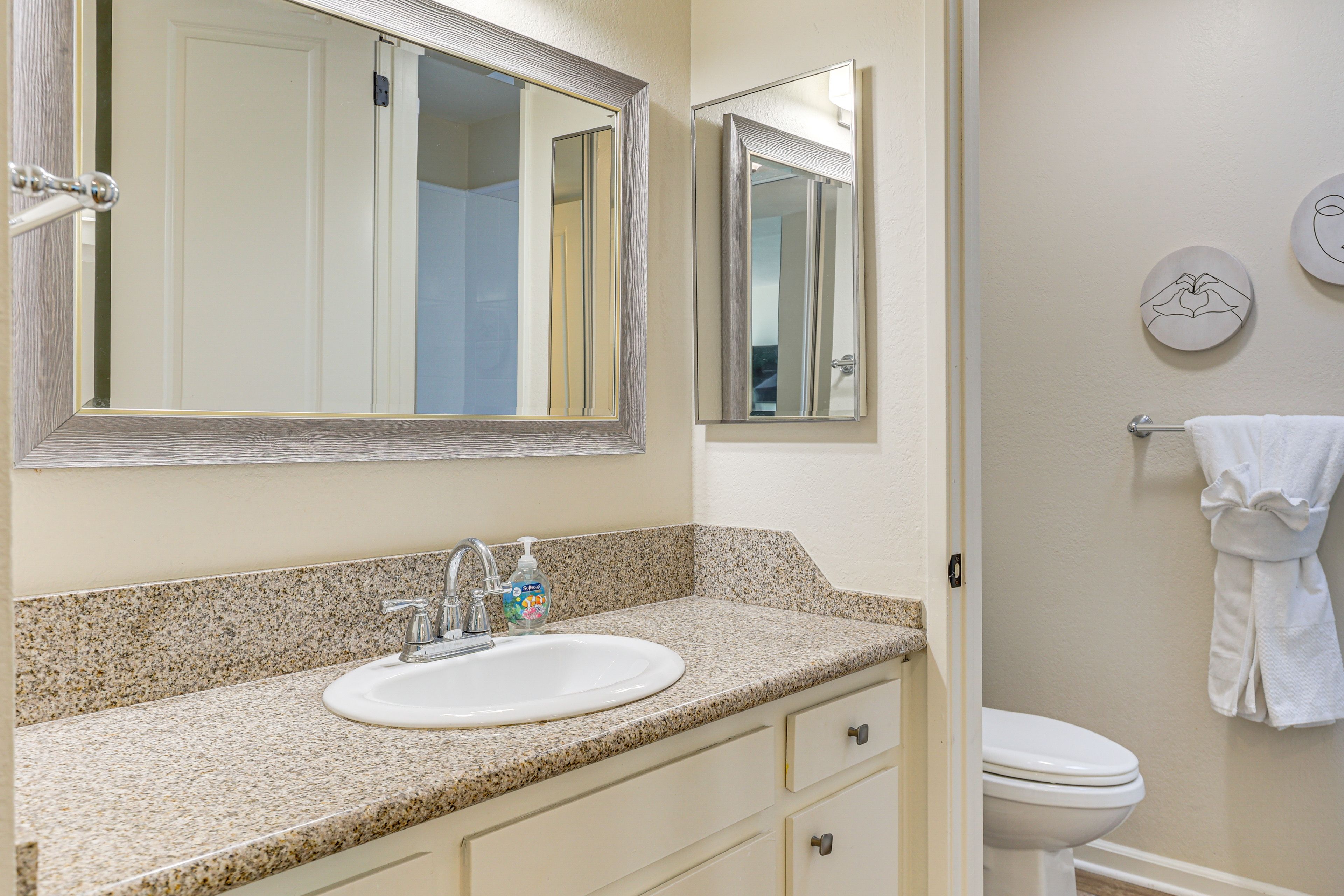 En-Suite Bathroom | Towels Provided