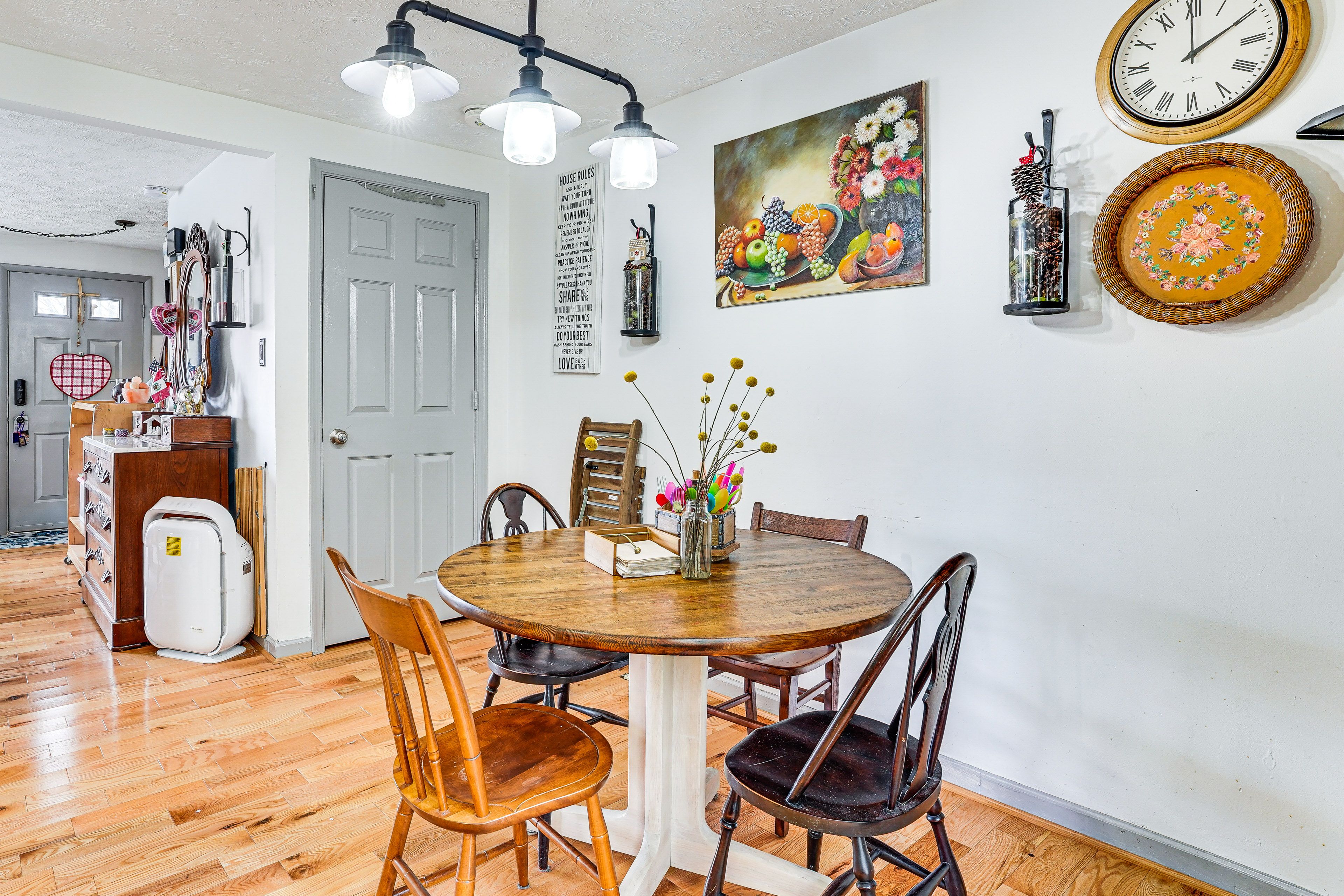 Dining Area | 1st Floor | Dishware/Flatware | Free WiFi