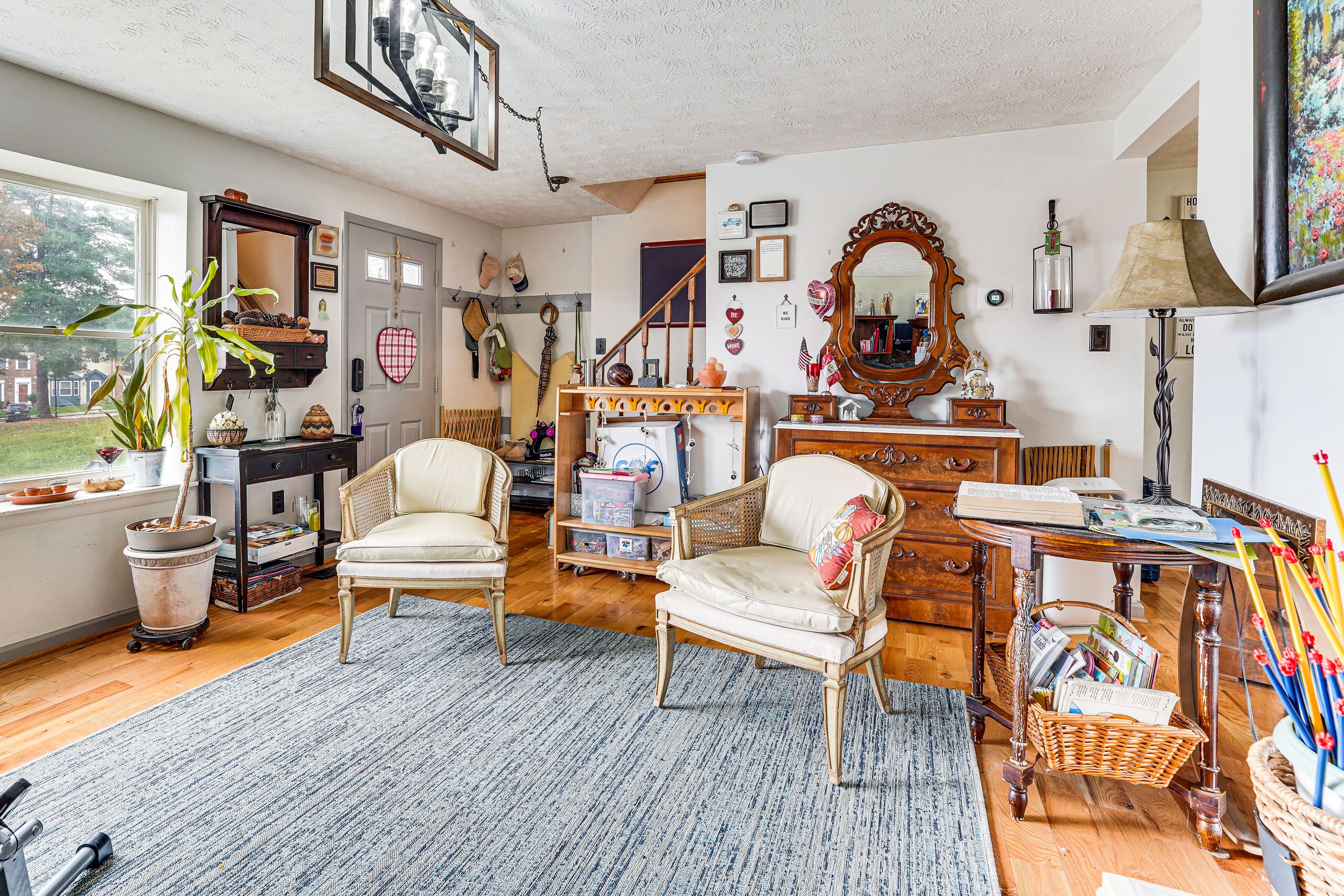 Living Room | 1st Floor | Flat-Screen TV | Central Heating & A/C | Board Games