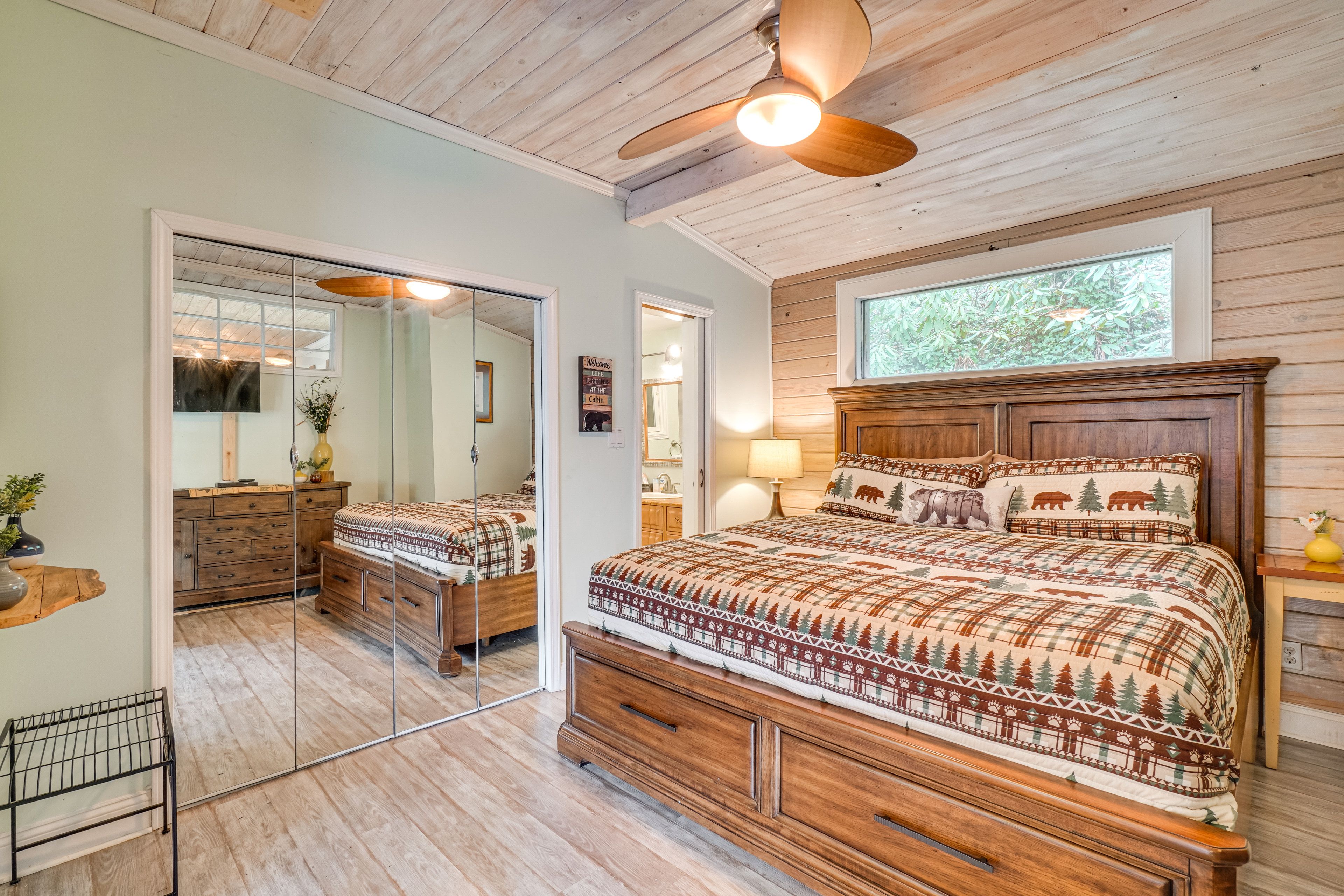 Bedroom 1 | King Bed | Linens Provided | Main Floor